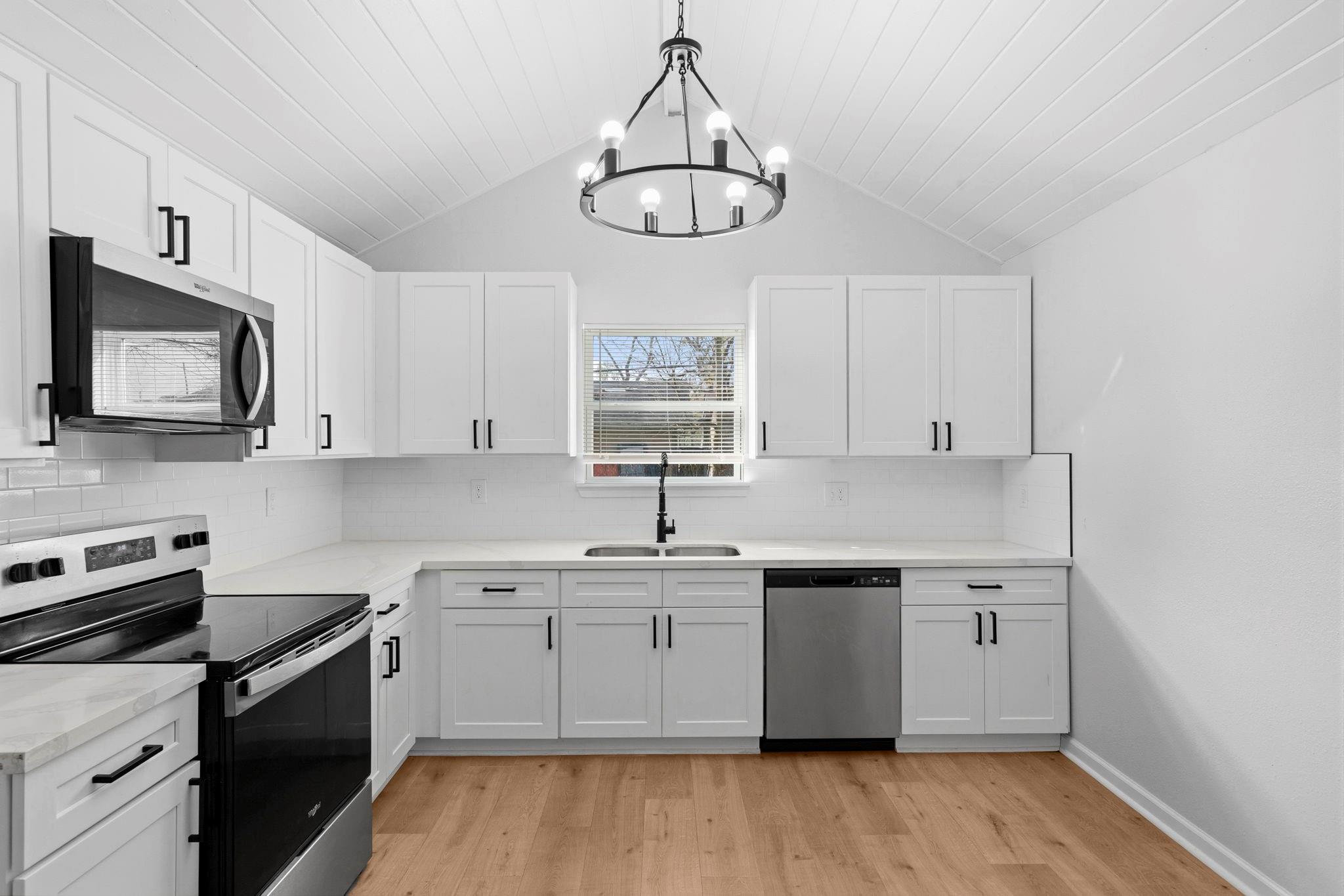 2429 Cliff Dale Street