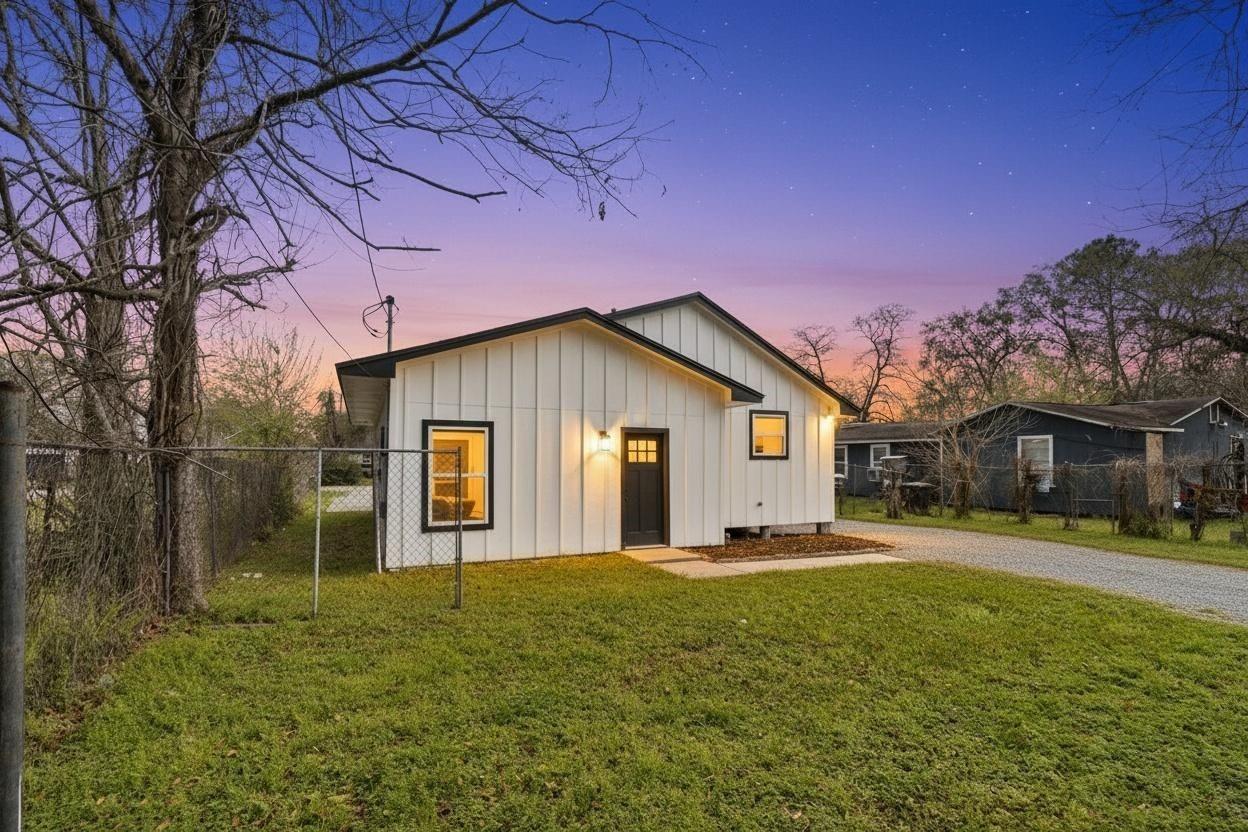 2429 Cliff Dale Street