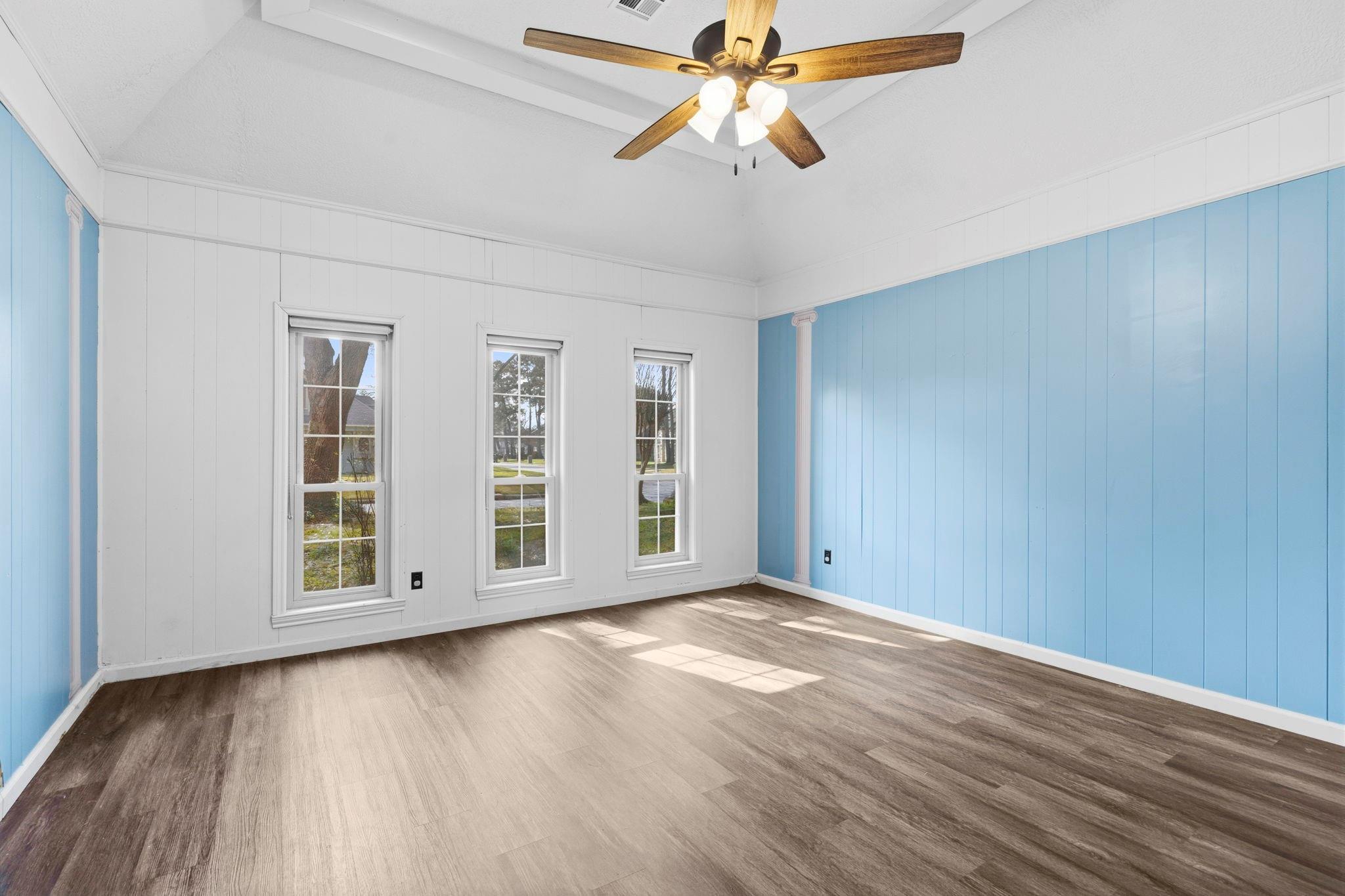 18326 Lake Oaks Drive