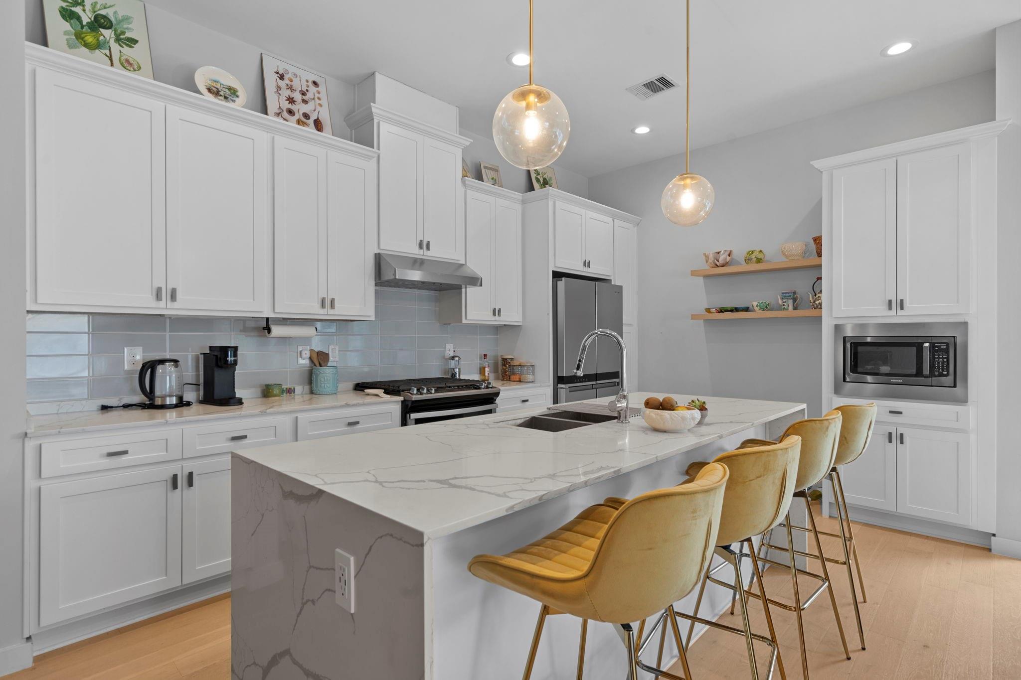 825 Martin Street