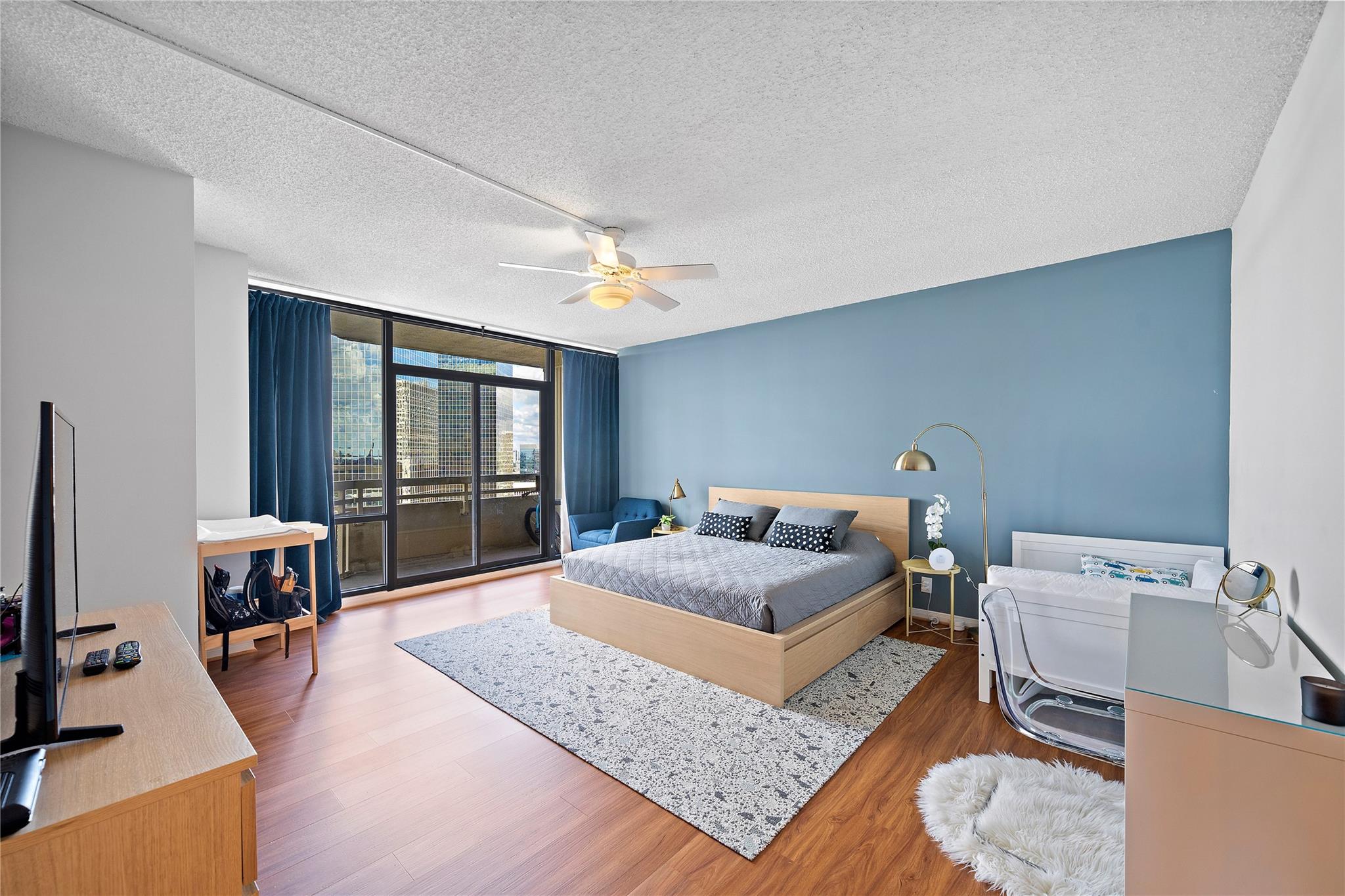 15 Greenway Plaza # 25J