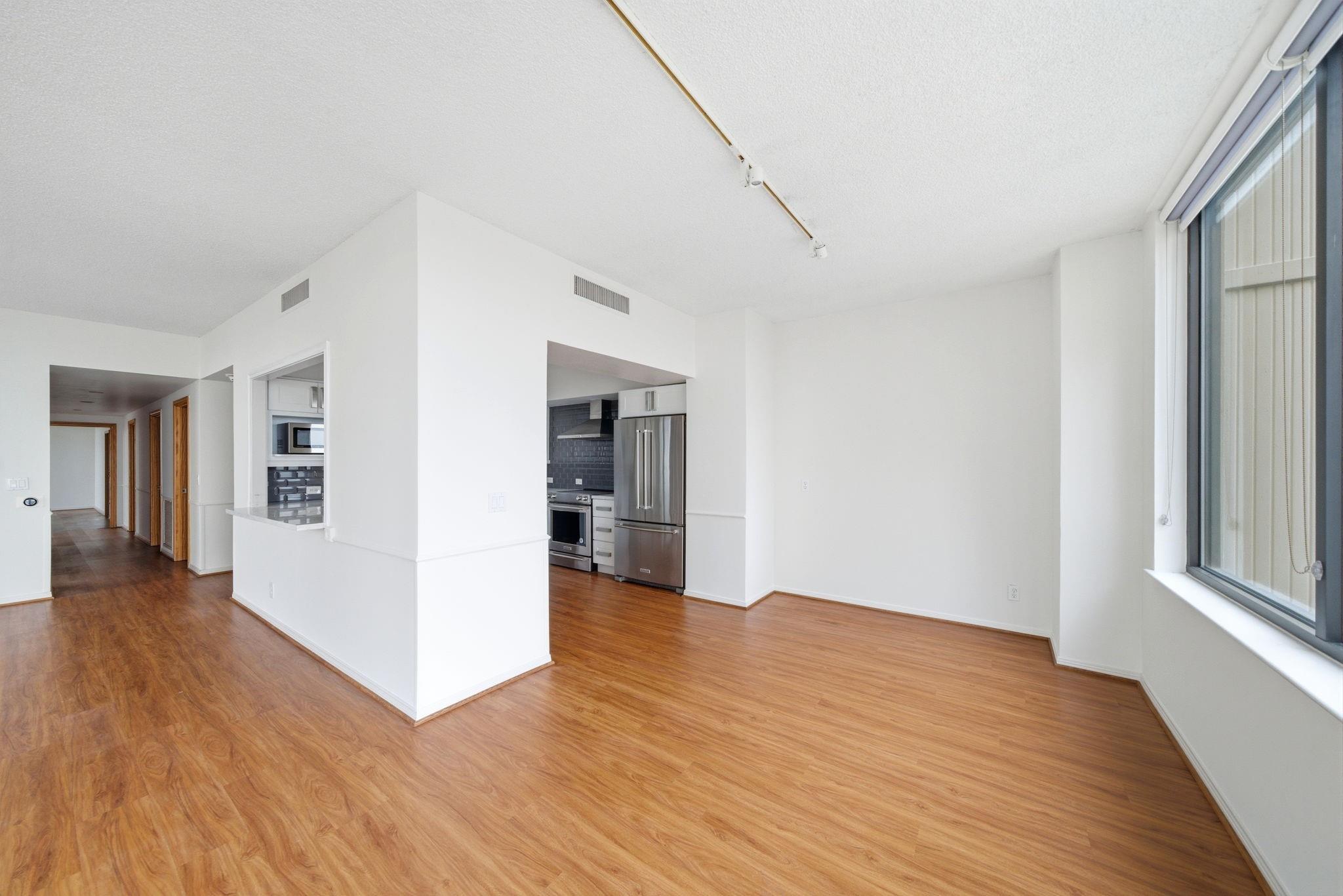 15 Greenway Plaza # 25J