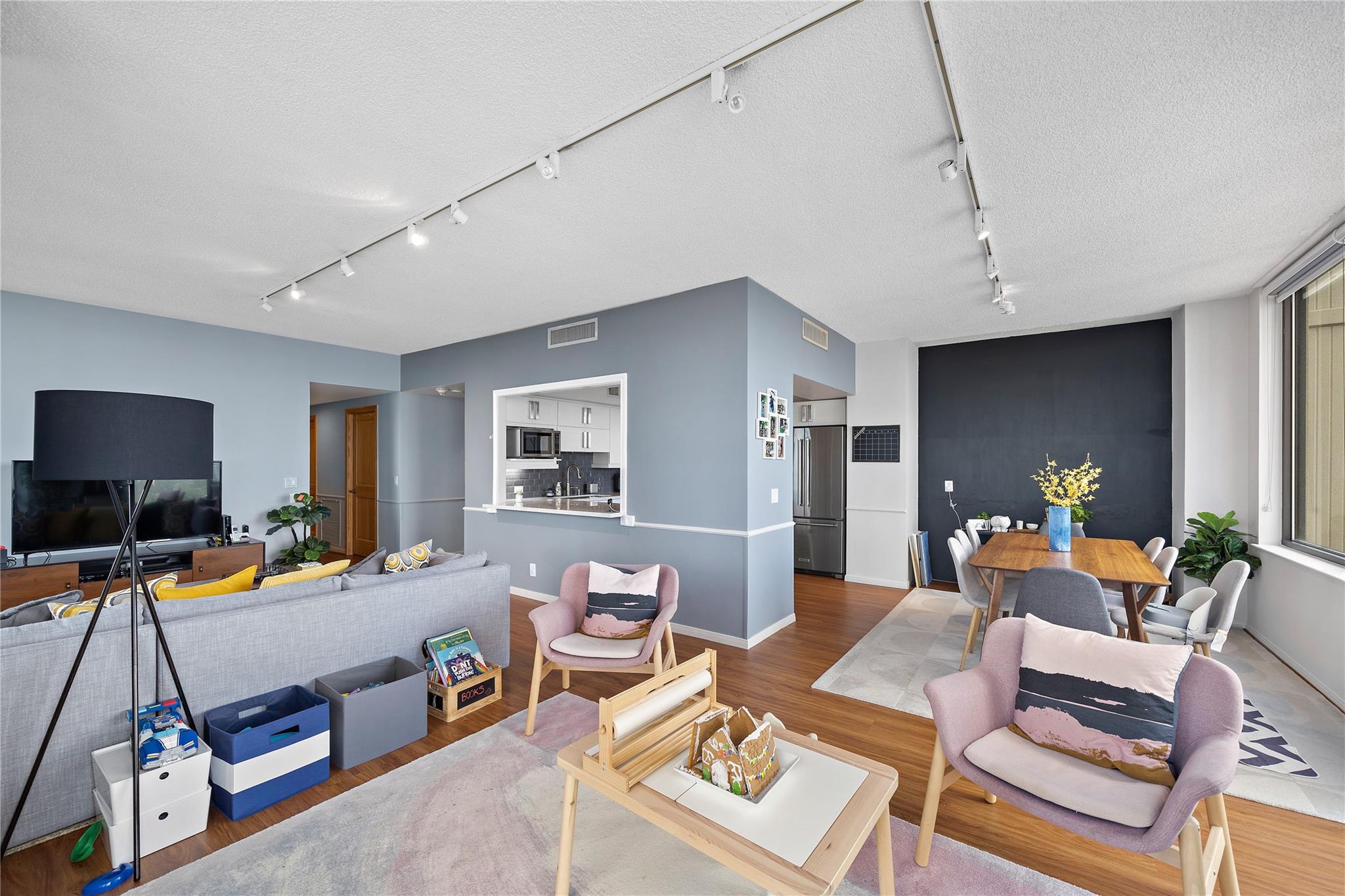 15 Greenway Plaza # 25J