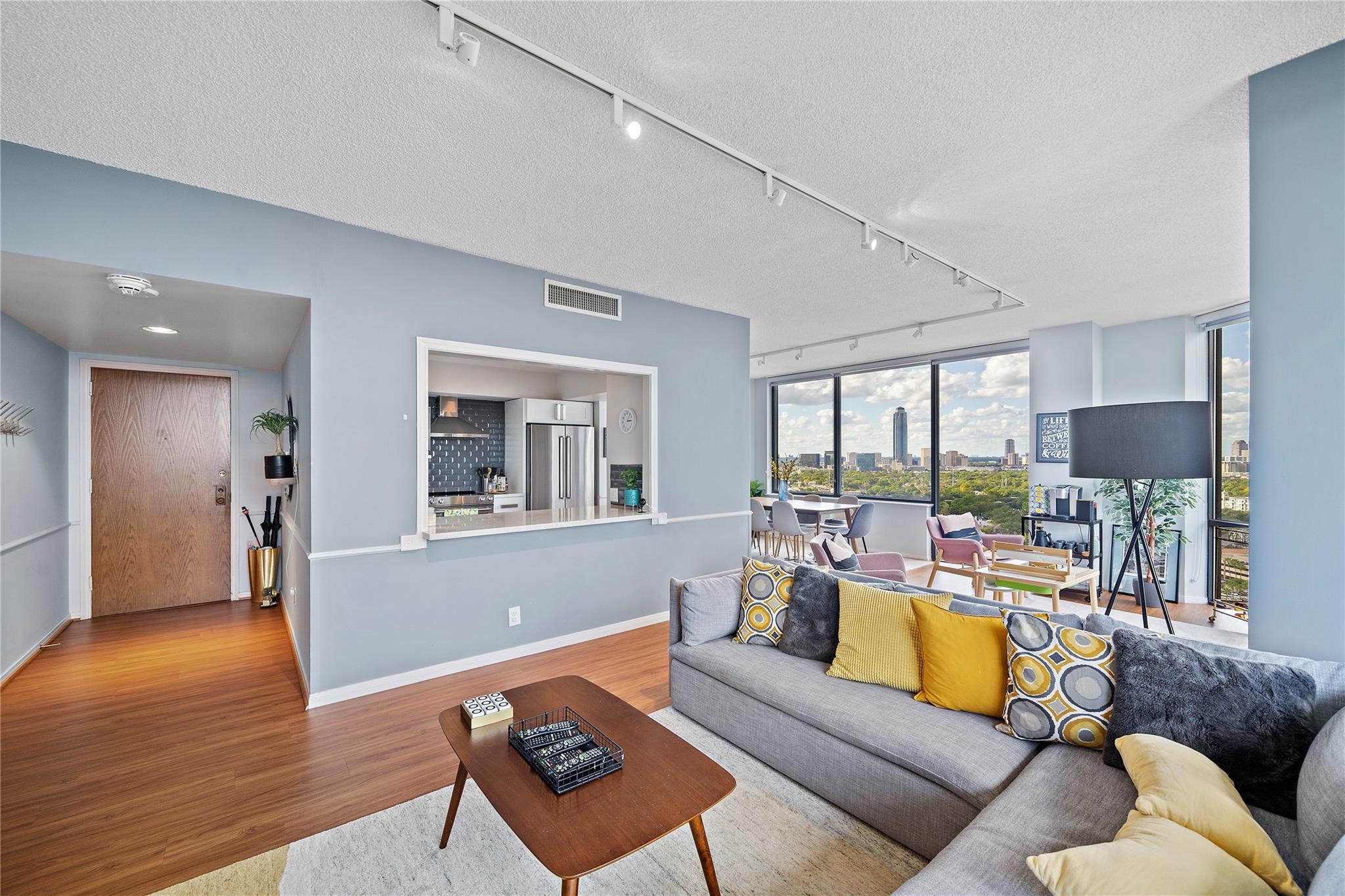 15 Greenway Plaza # 25J