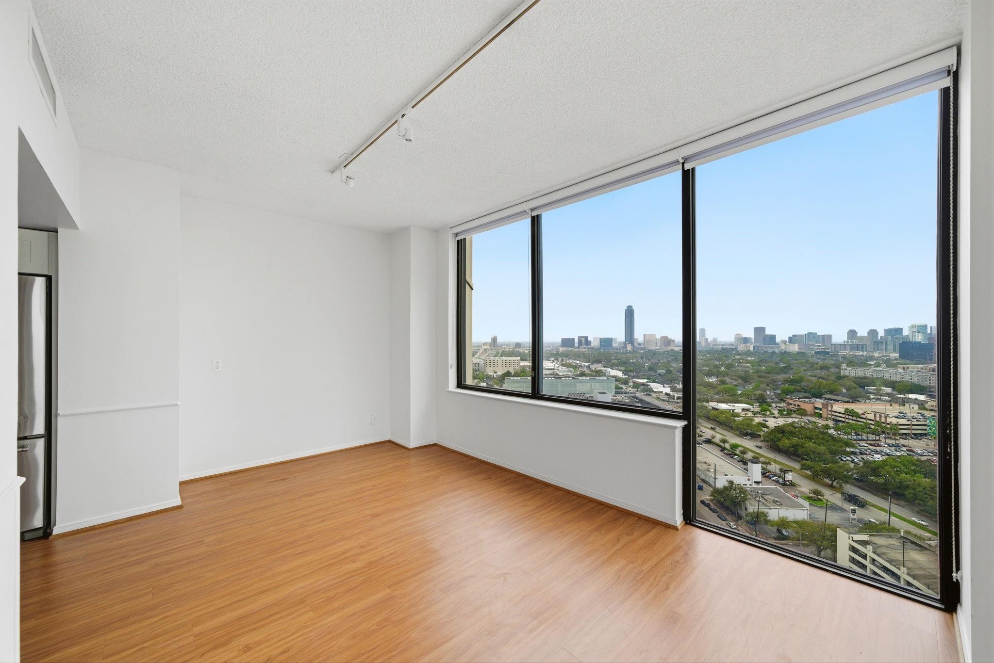 15 Greenway Plaza # 25J