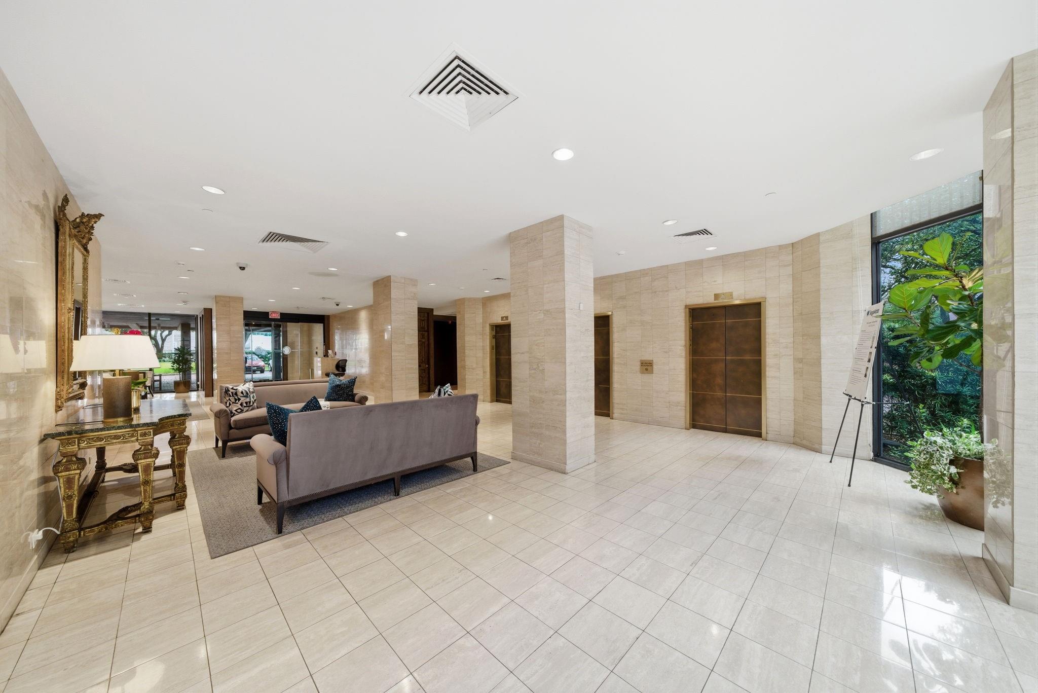 15 Greenway Plaza # 25J