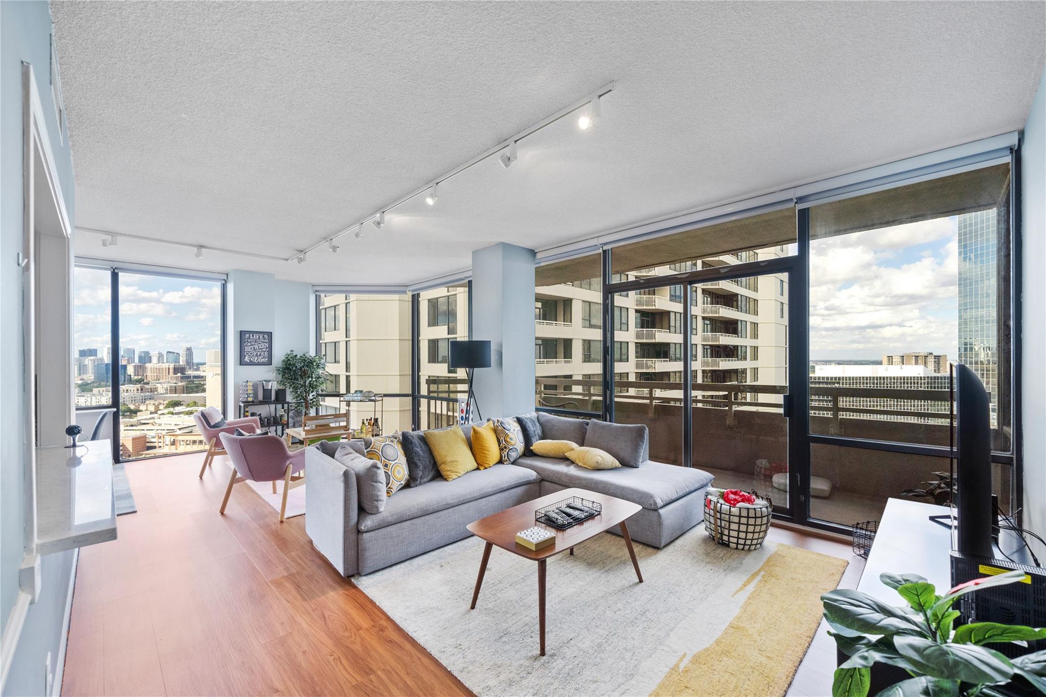 15 Greenway Plaza # 25J