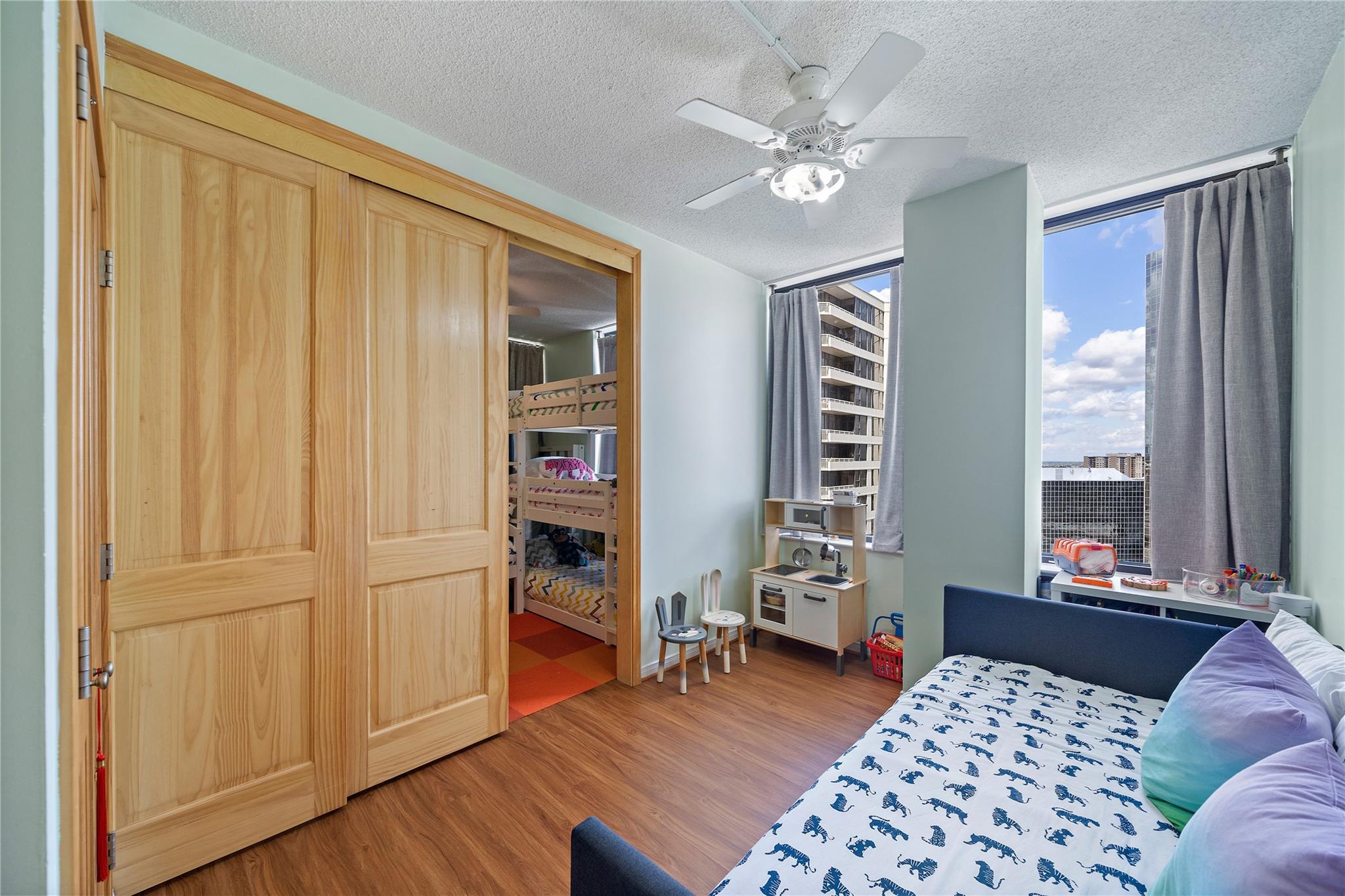 15 Greenway Plaza # 25J