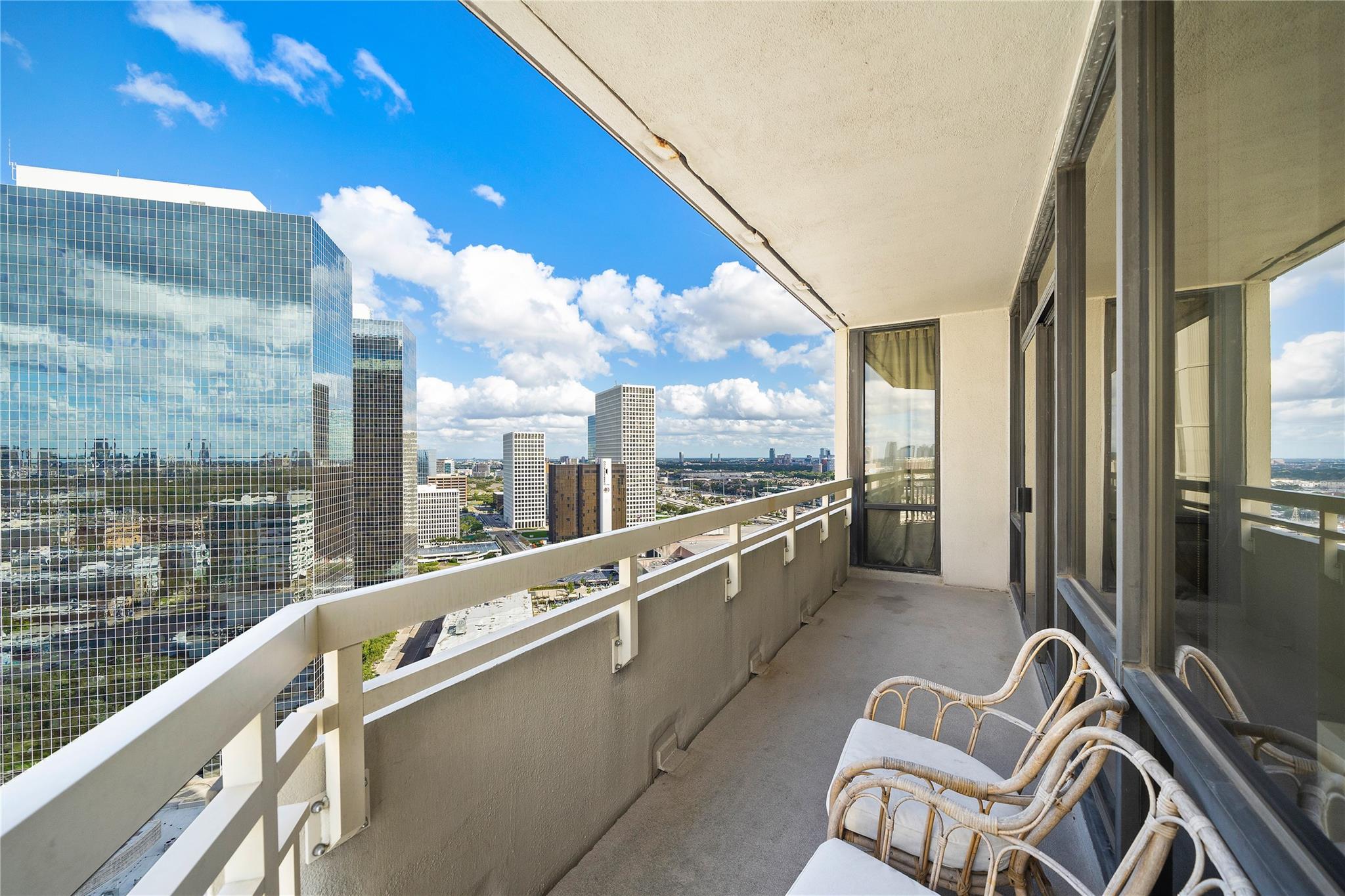 15 Greenway Plaza # 25J
