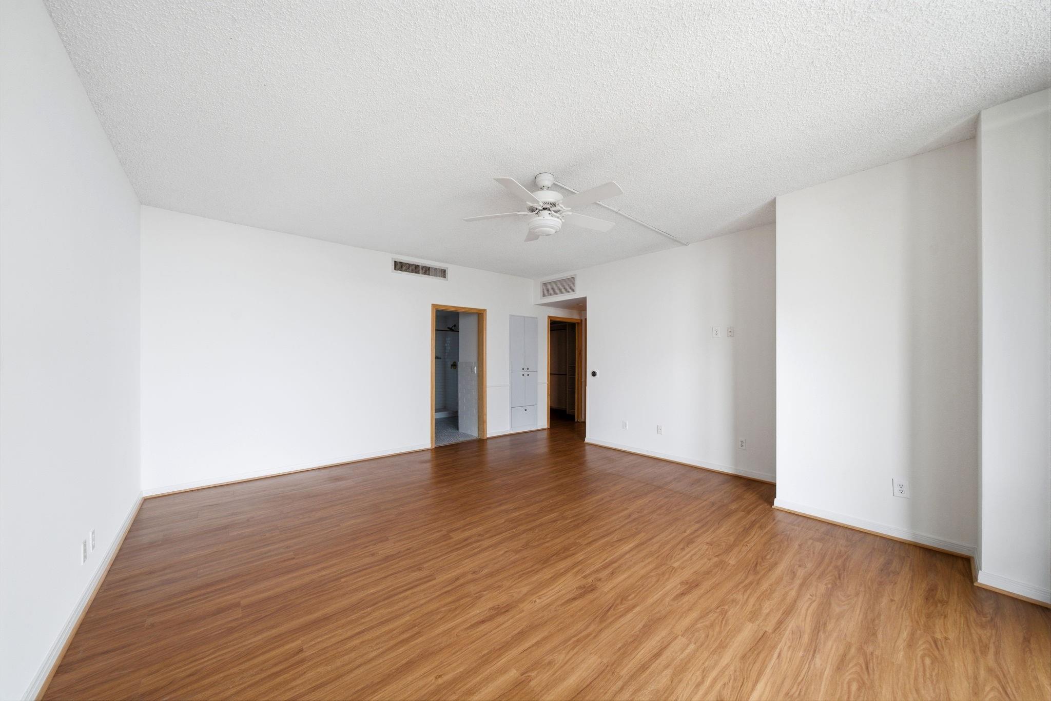 15 Greenway Plaza # 25J