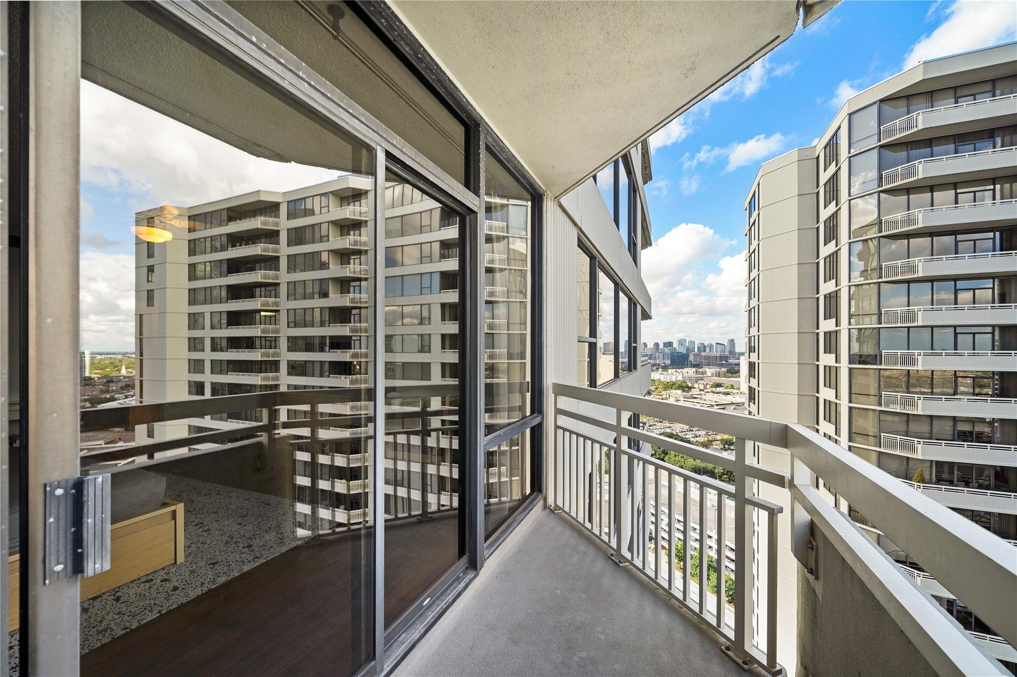 15 Greenway Plaza # 25J