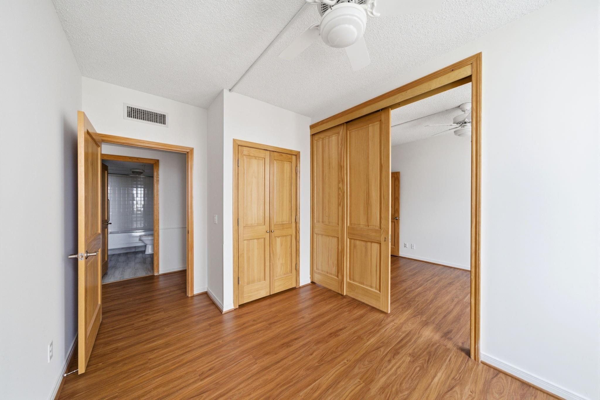 15 Greenway Plaza # 25J