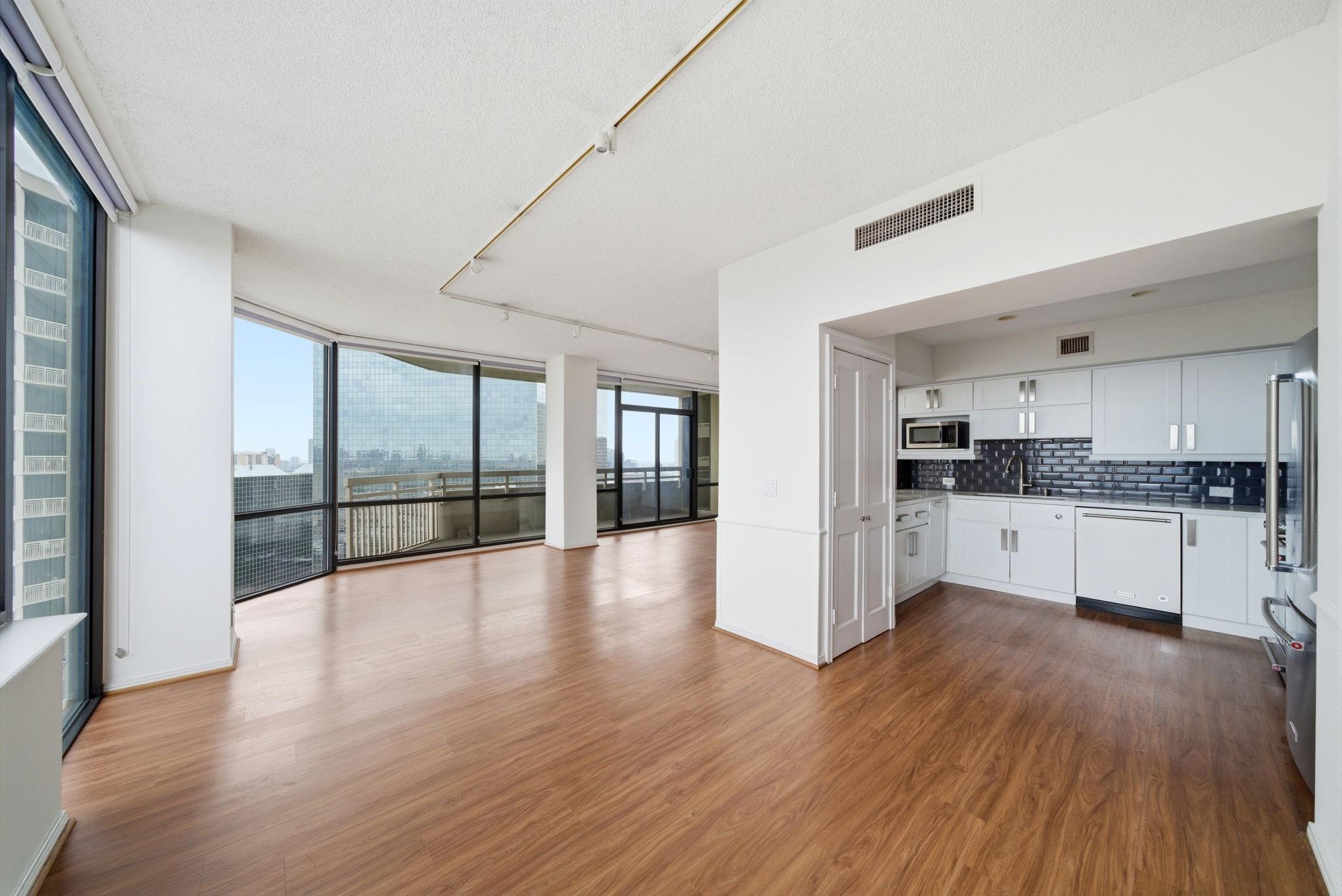 15 Greenway Plaza # 25J
