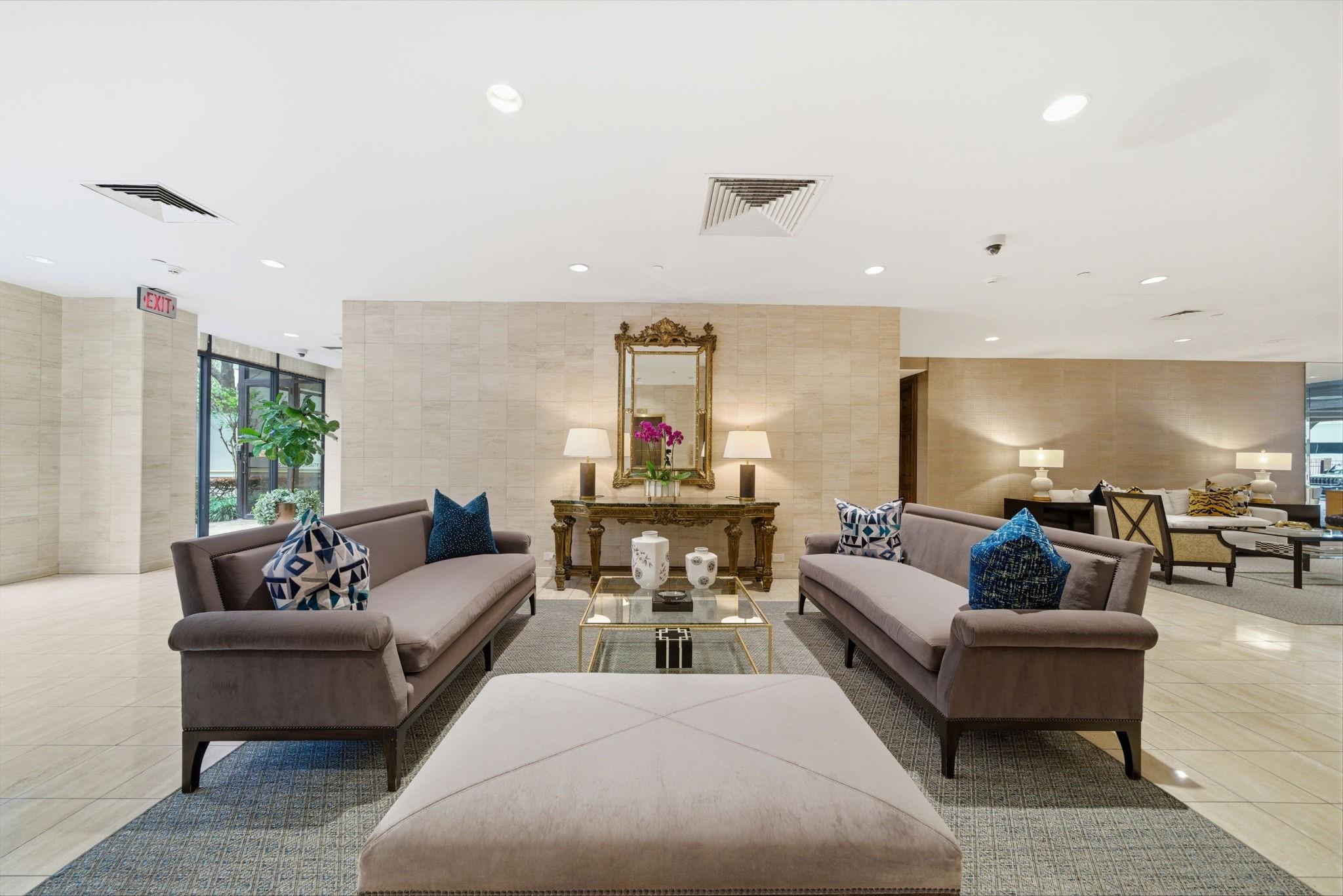 15 Greenway Plaza # 25J