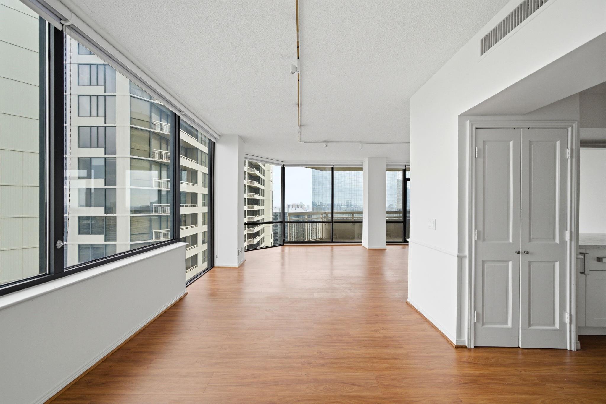 15 Greenway Plaza # 25J