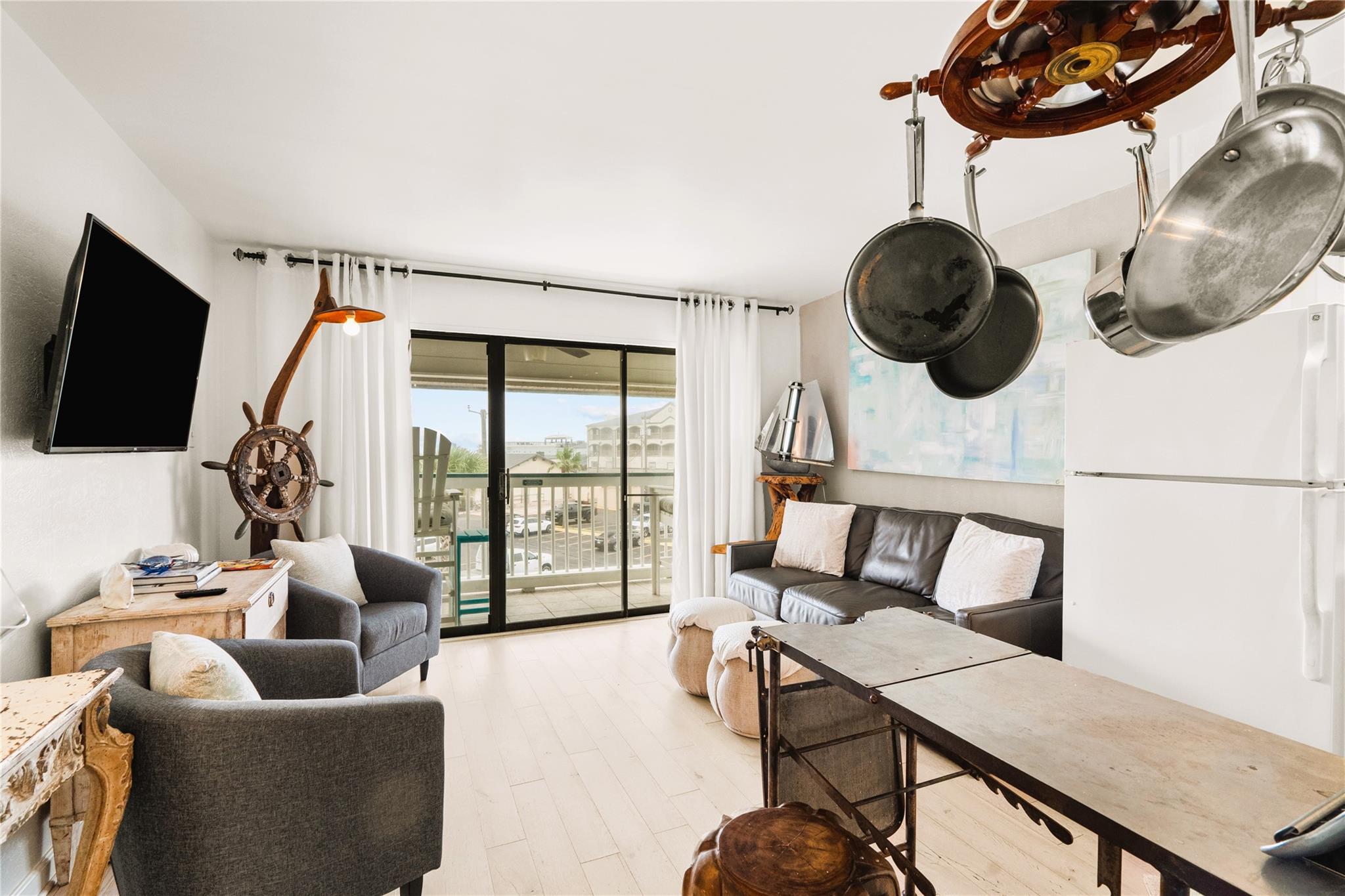 6102 Seawall Boulevard