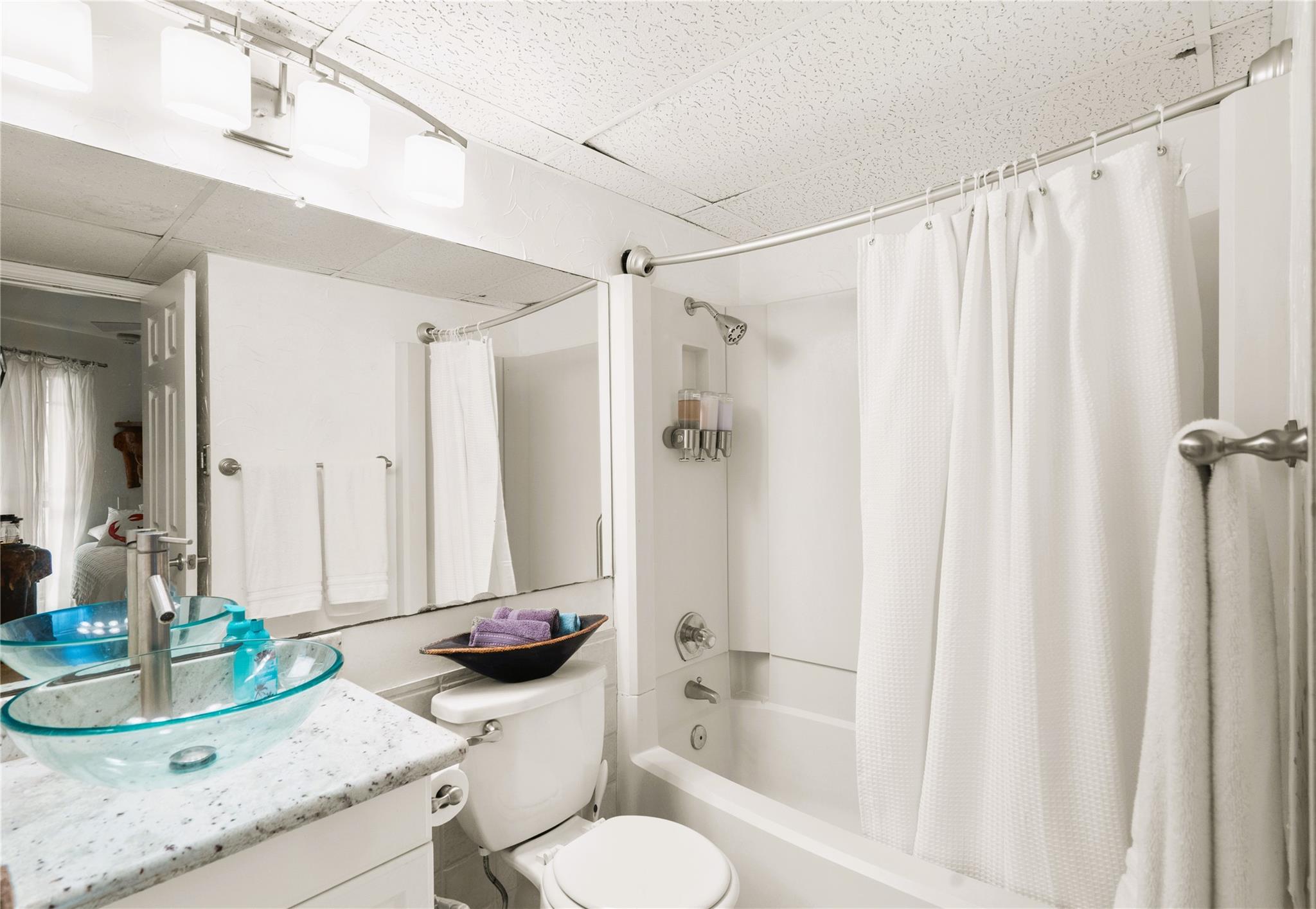 6102 Seawall Boulevard