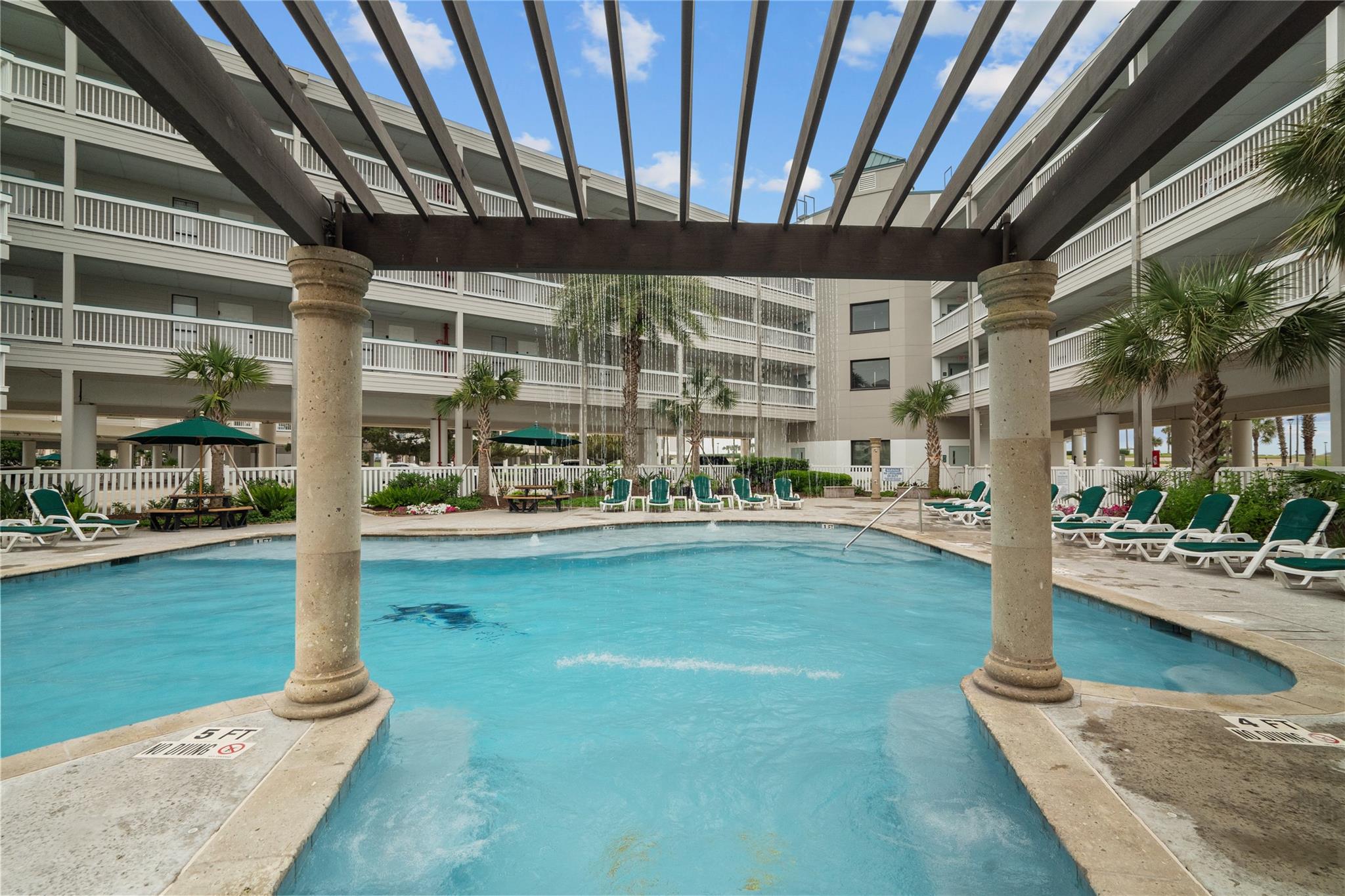 6102 Seawall Boulevard