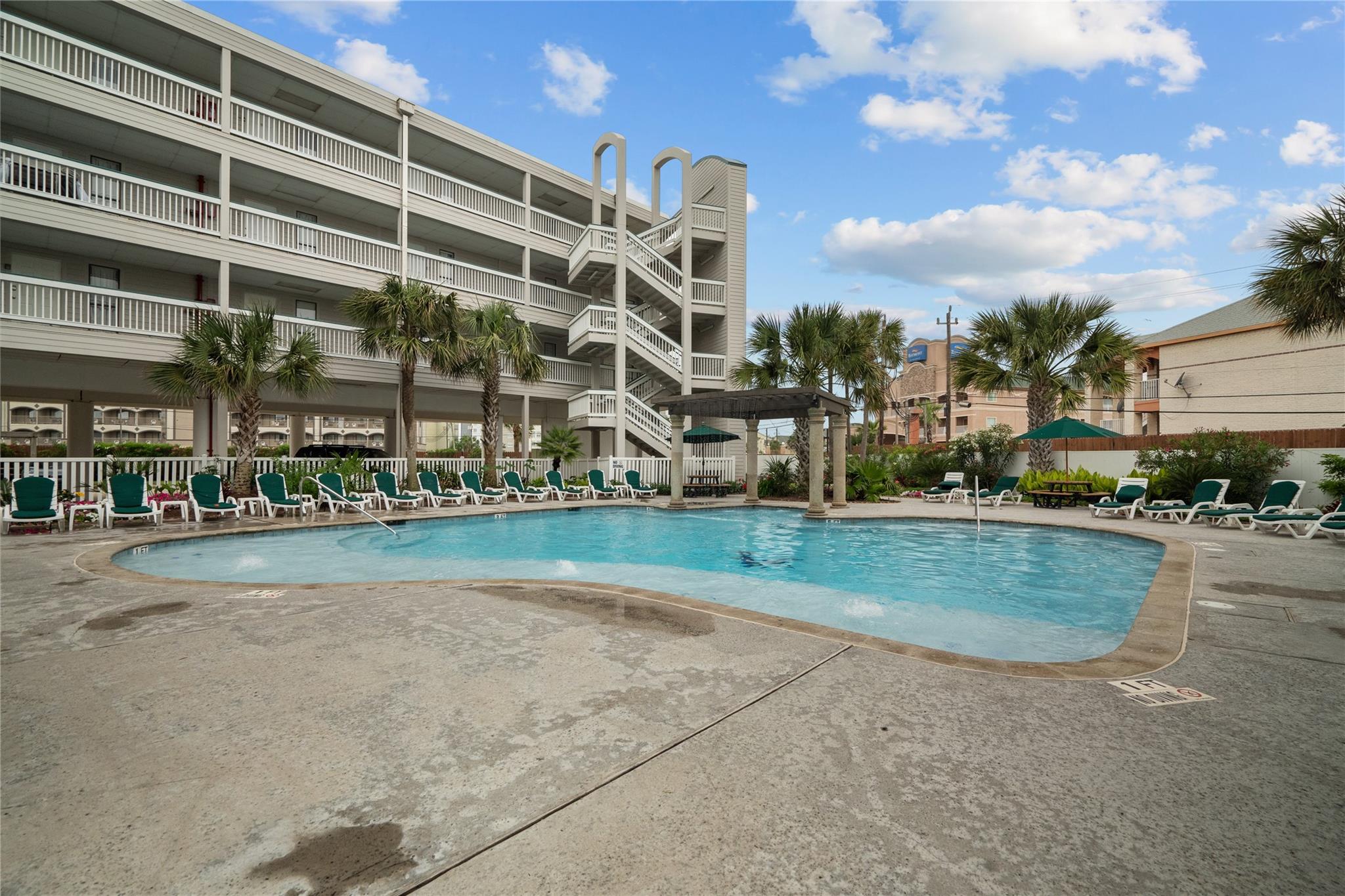 6102 Seawall Boulevard