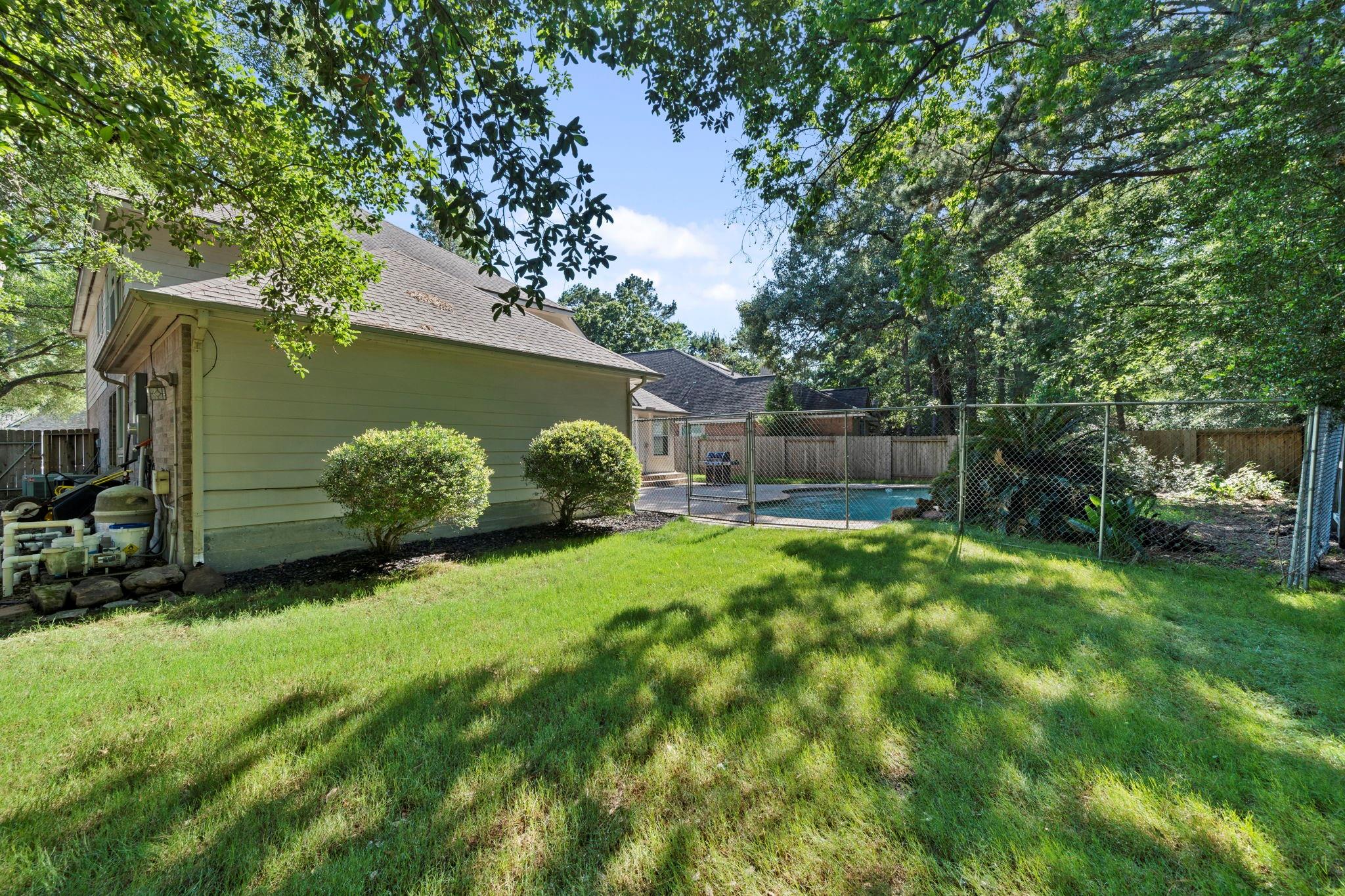 78 E Hobbit Glen Drive