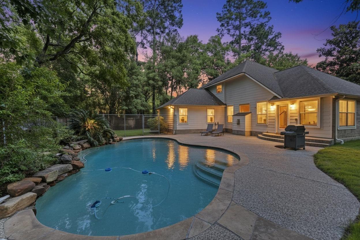 78 E Hobbit Glen Drive