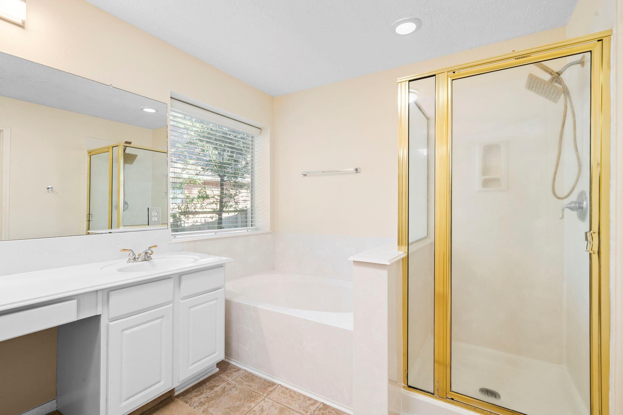 78 E Hobbit Glen Drive