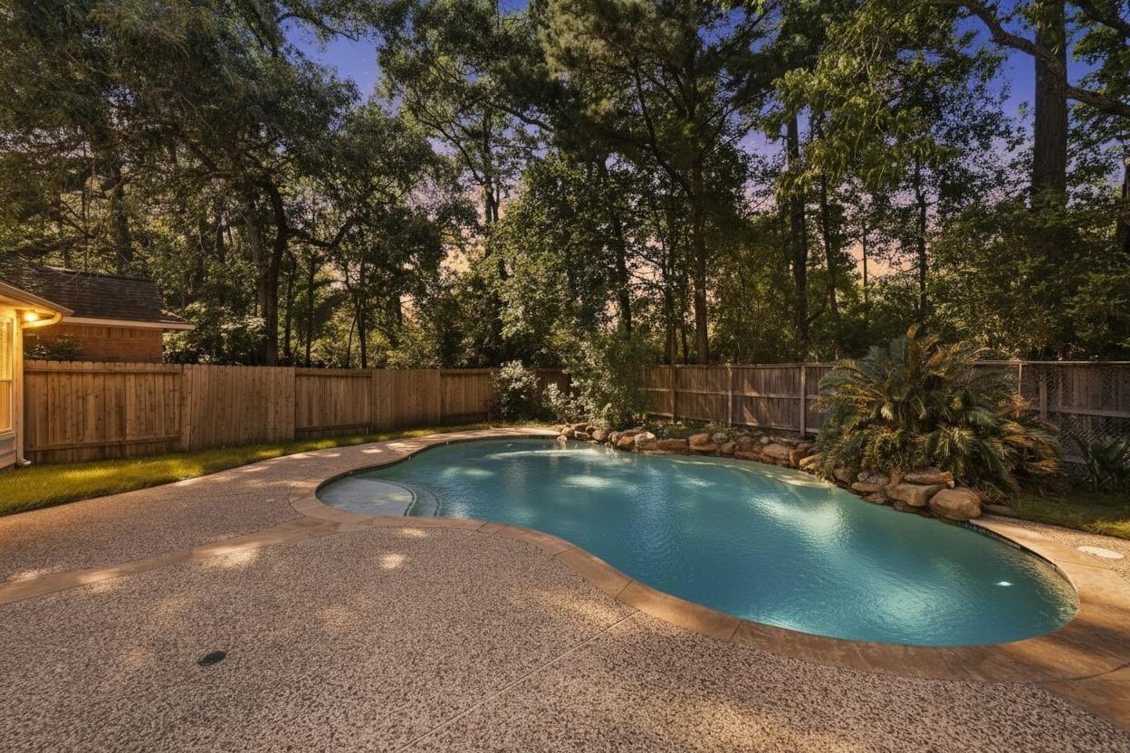 78 E Hobbit Glen Drive