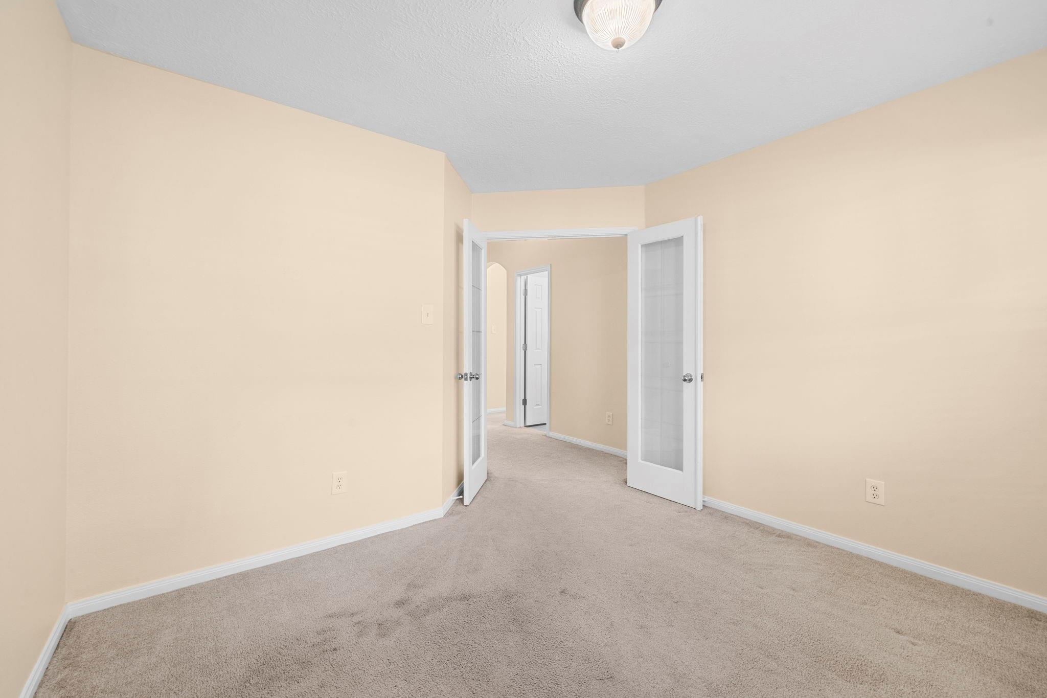78 E Hobbit Glen Drive