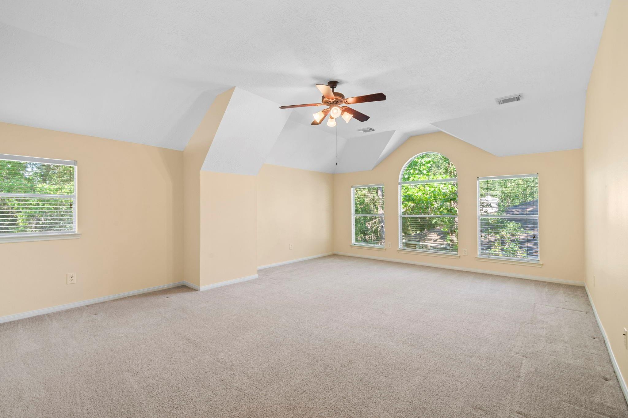 78 E Hobbit Glen Drive