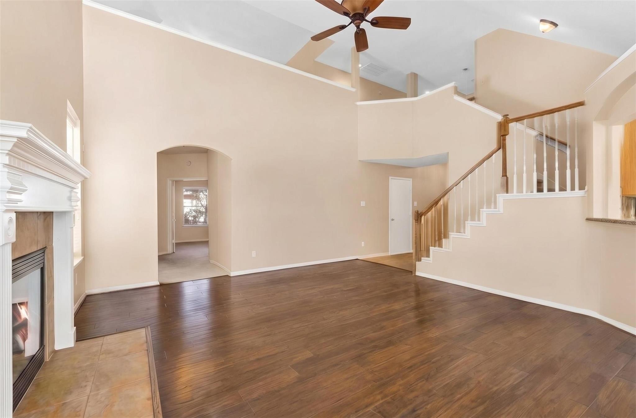 78 E Hobbit Glen Drive