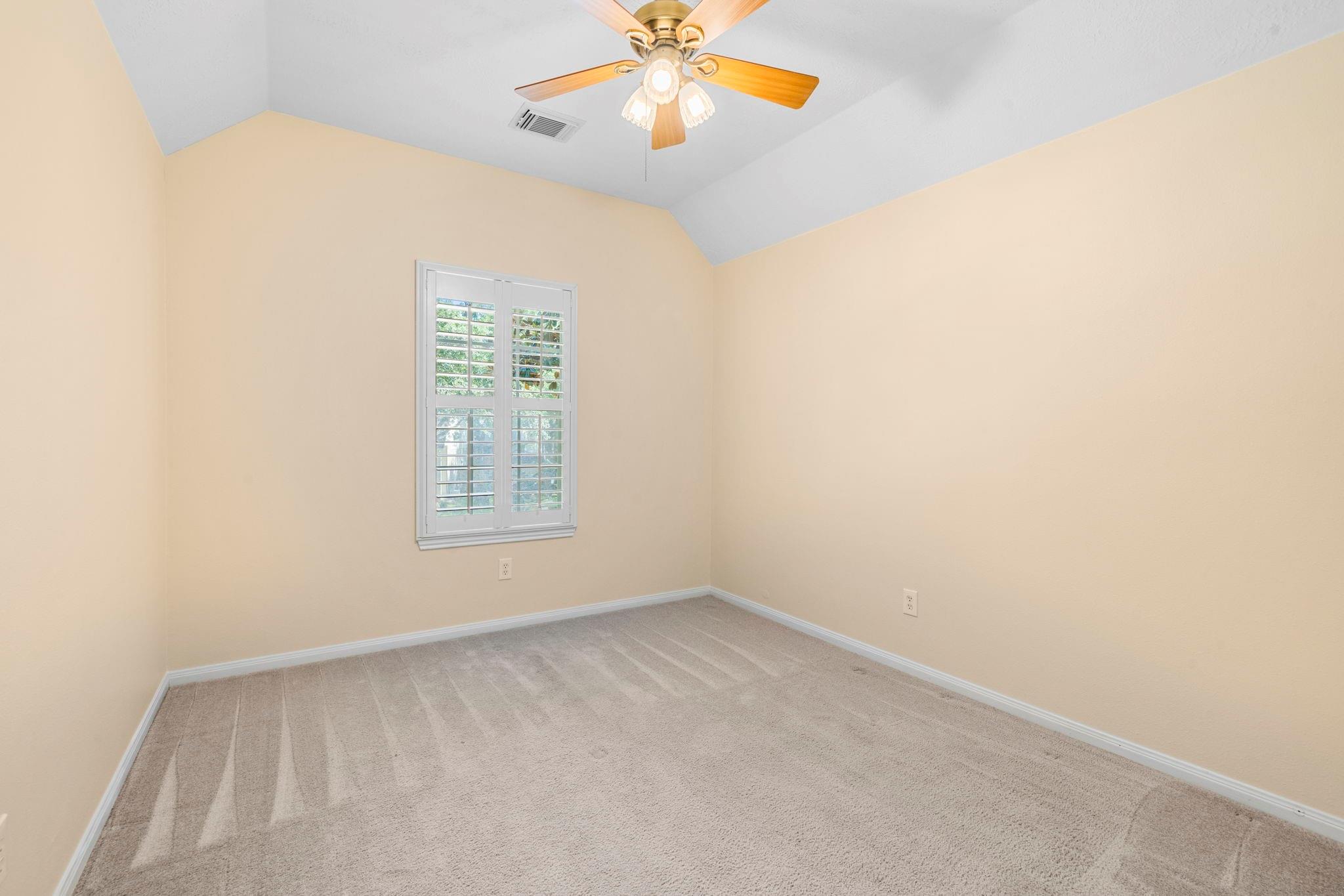 78 E Hobbit Glen Drive