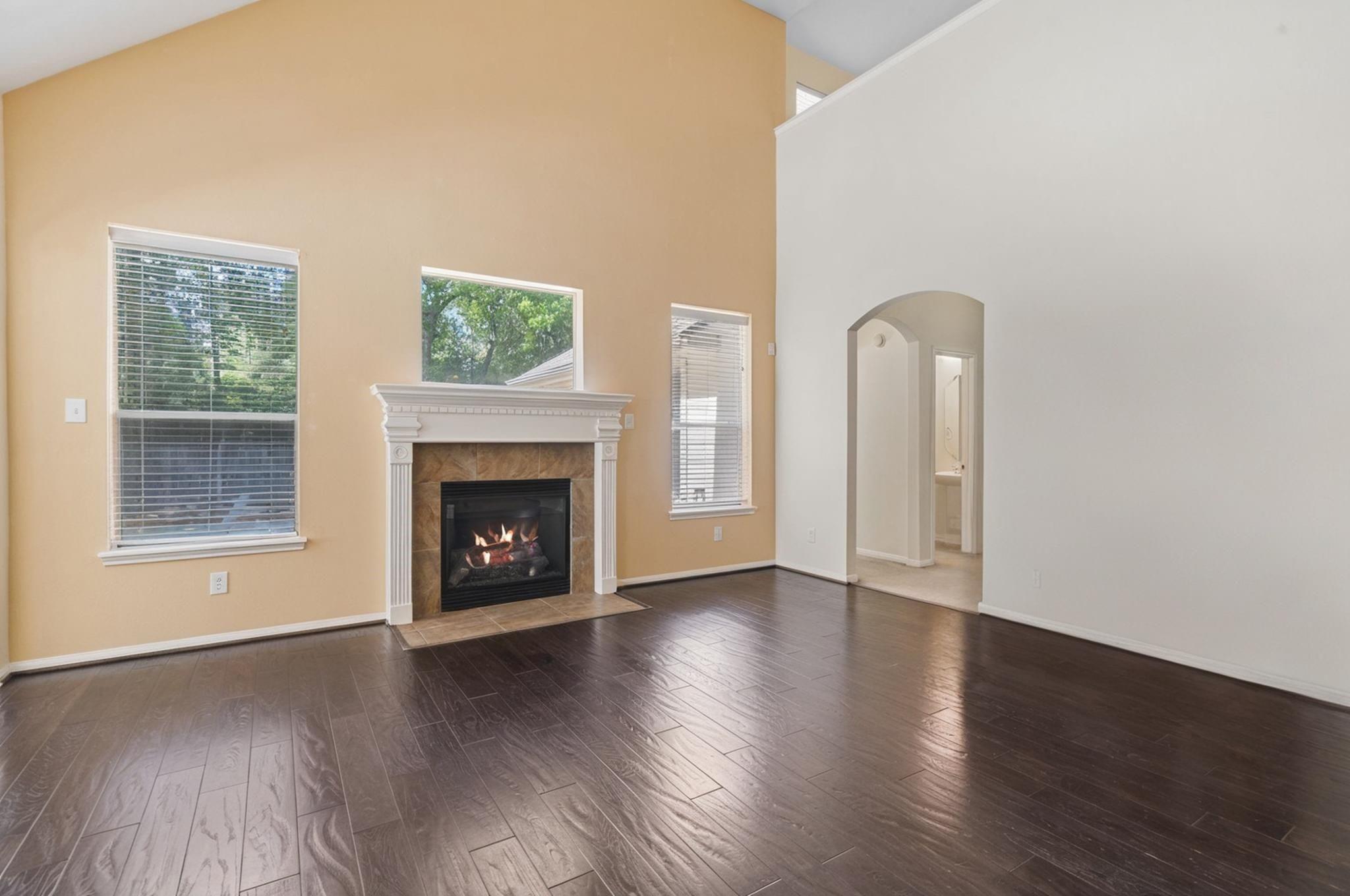 78 E Hobbit Glen Drive