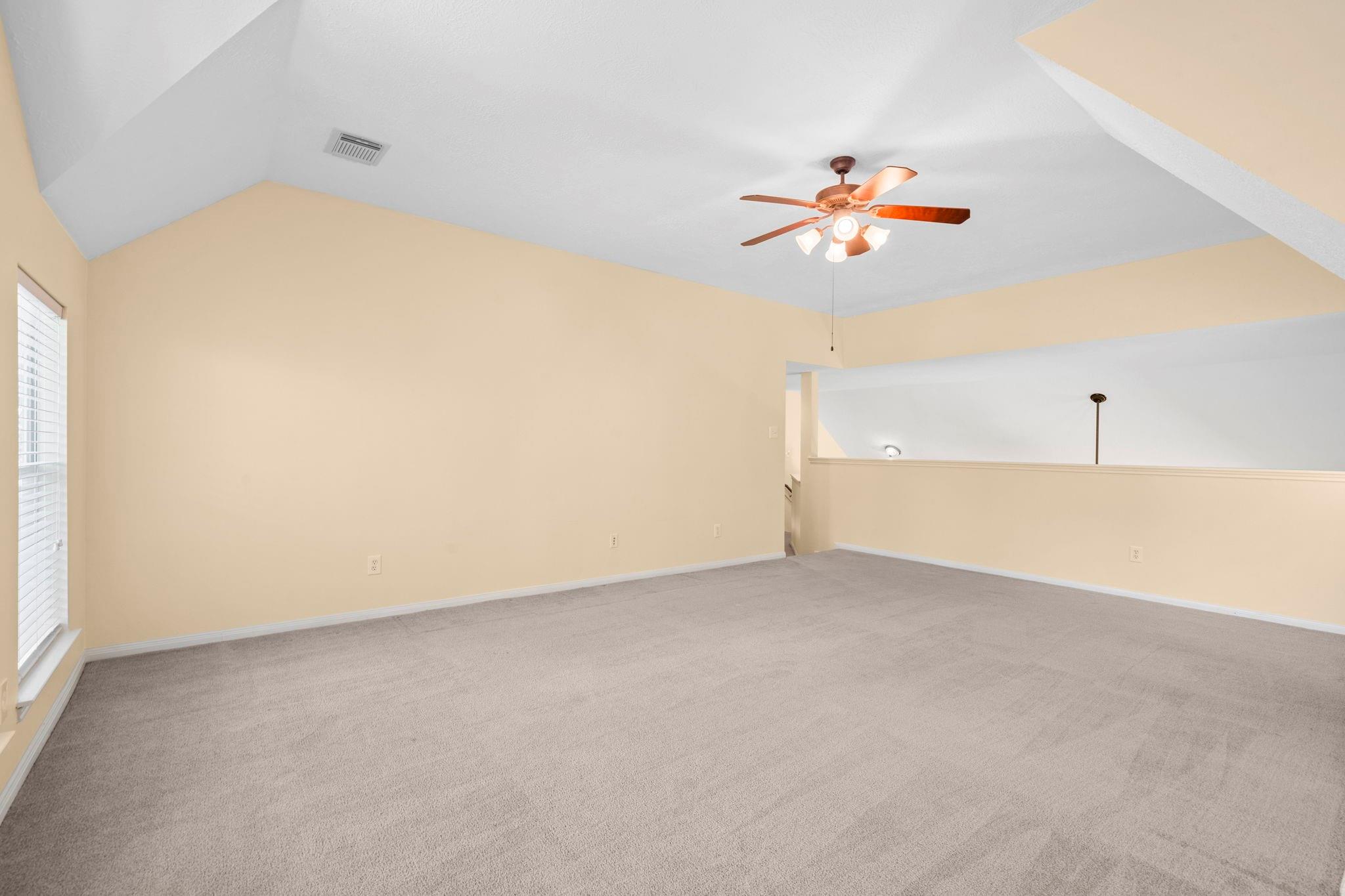 78 E Hobbit Glen Drive