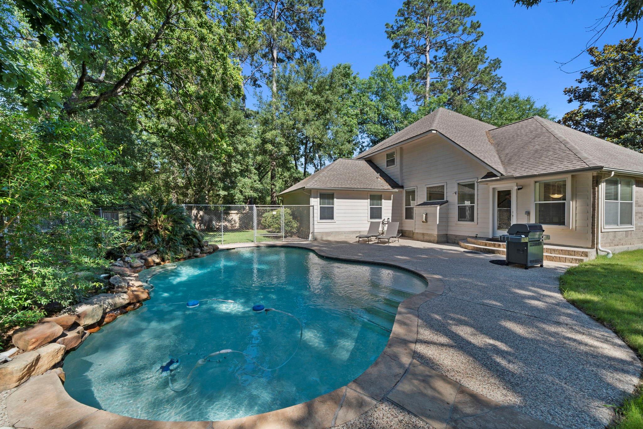 78 E Hobbit Glen Drive
