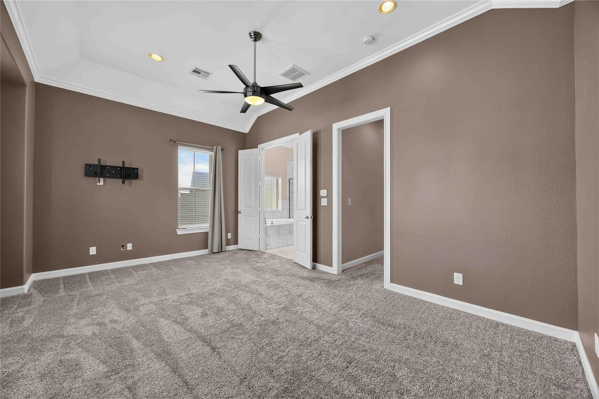 5723 Arabelle Lake