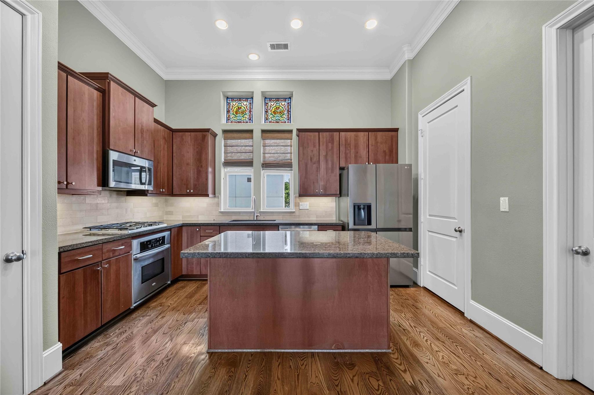 5723 Arabelle Lake