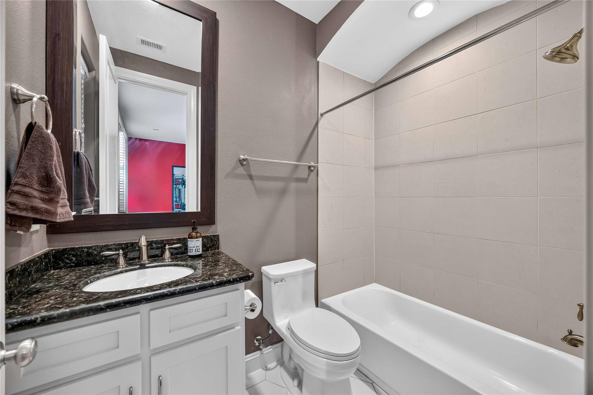 5723 Arabelle Lake