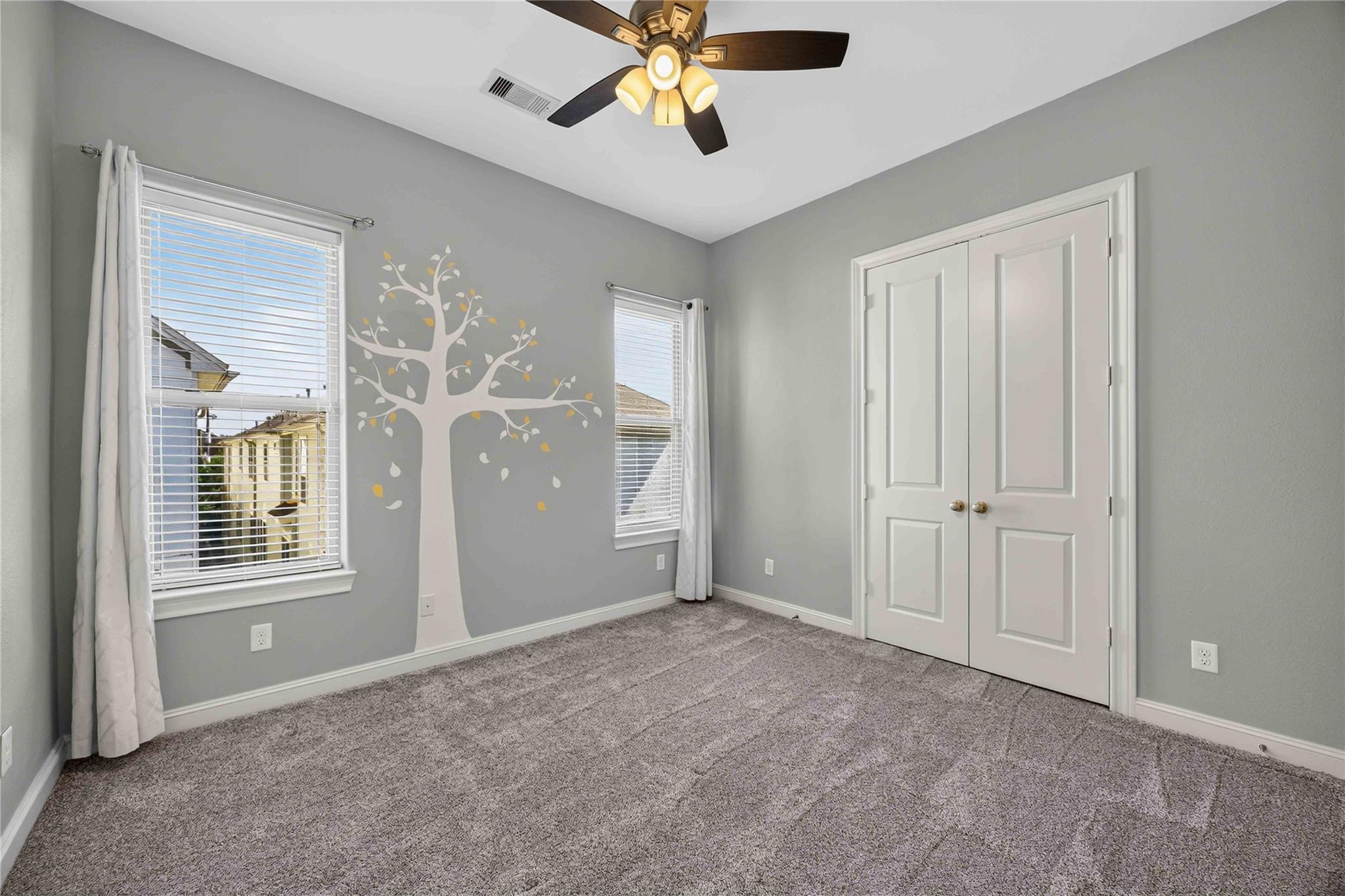 5723 Arabelle Lake