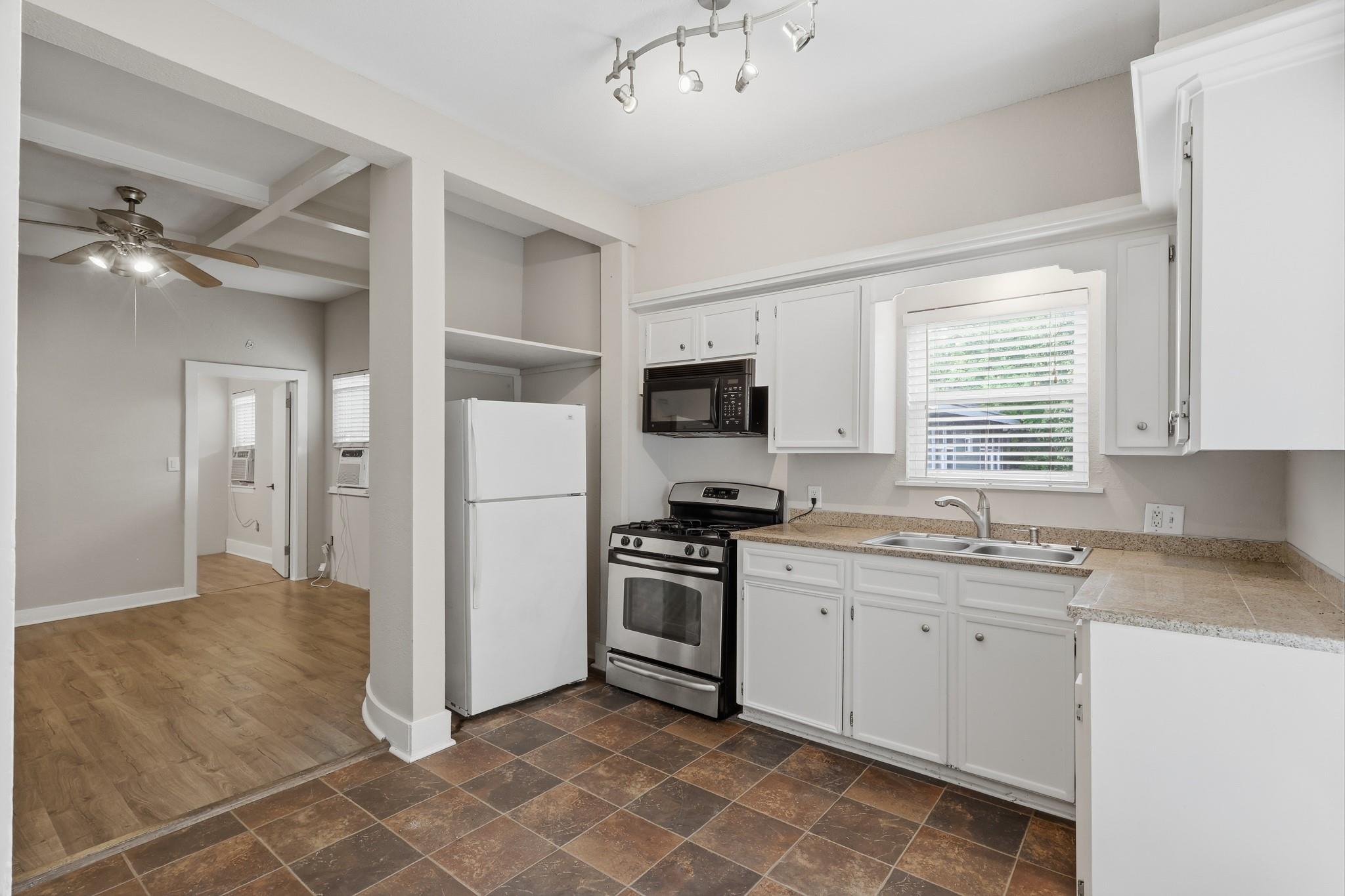 4618 Mckinney Street # 3