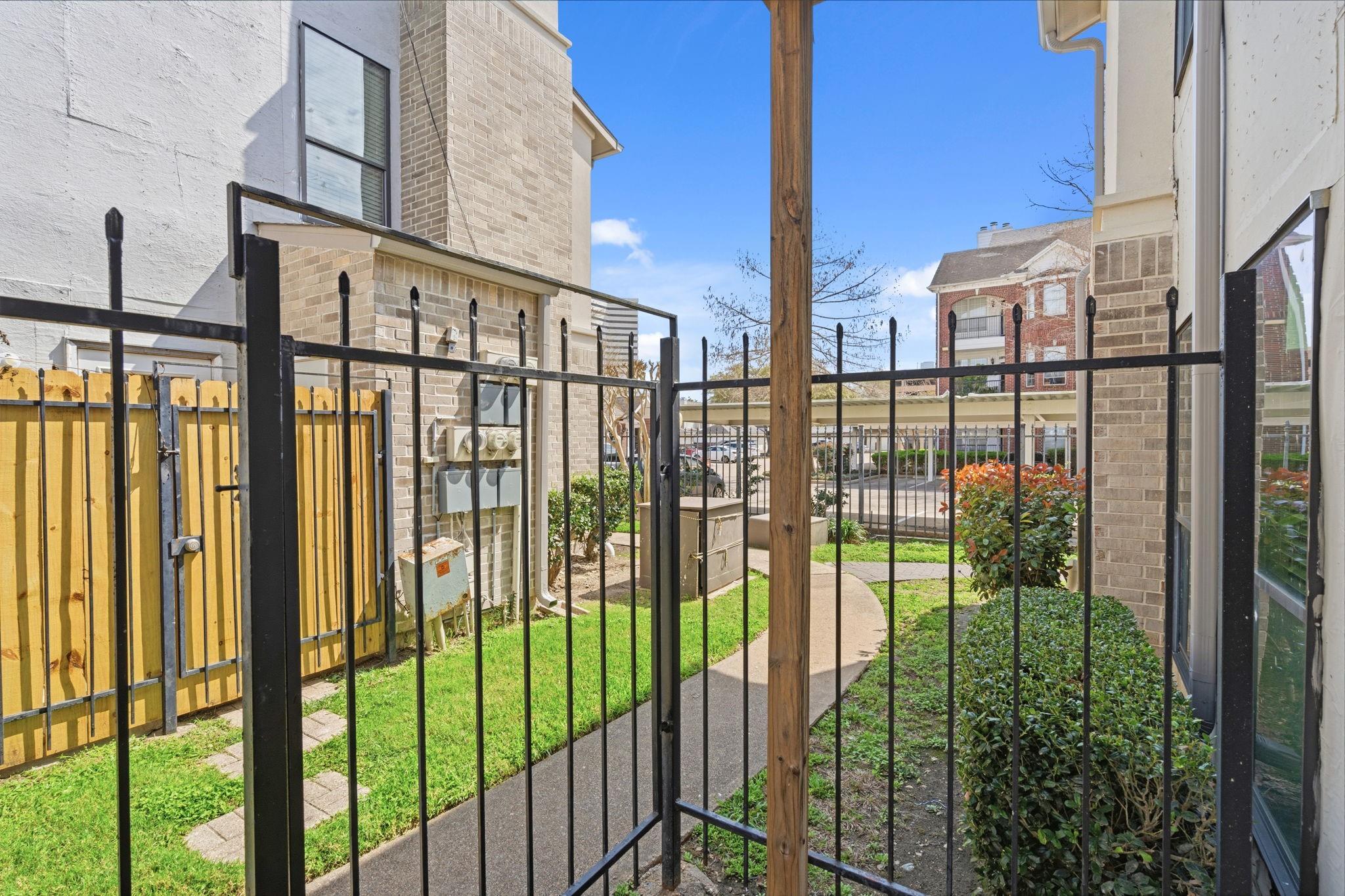 2425 Augusta Drive # 23