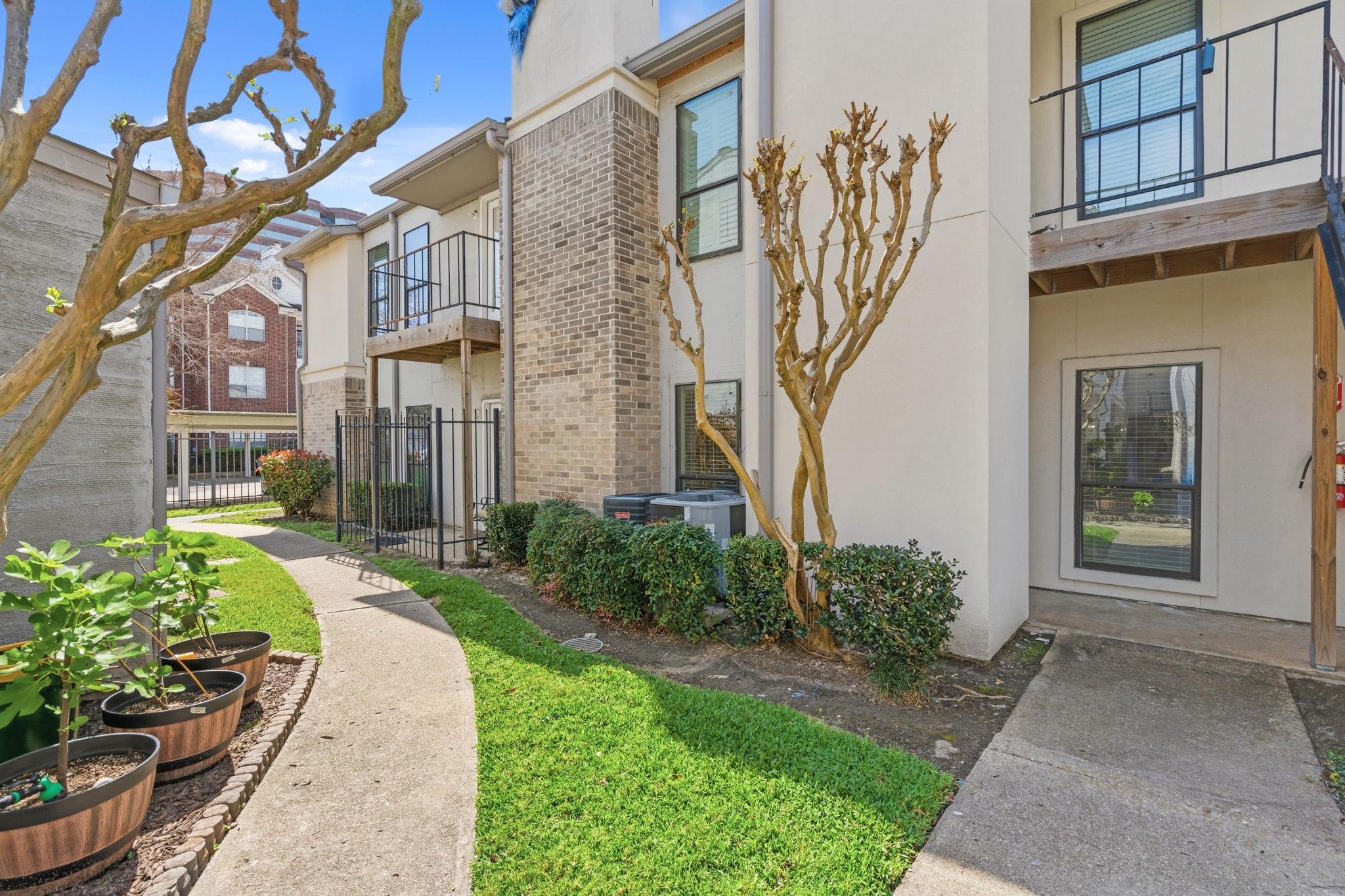 2425 Augusta Drive # 23