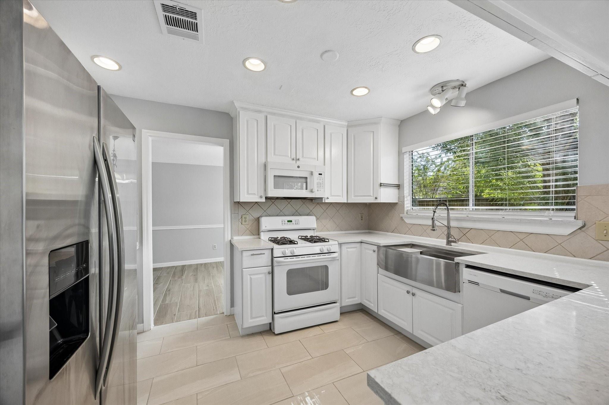 806 Forest Bay Court