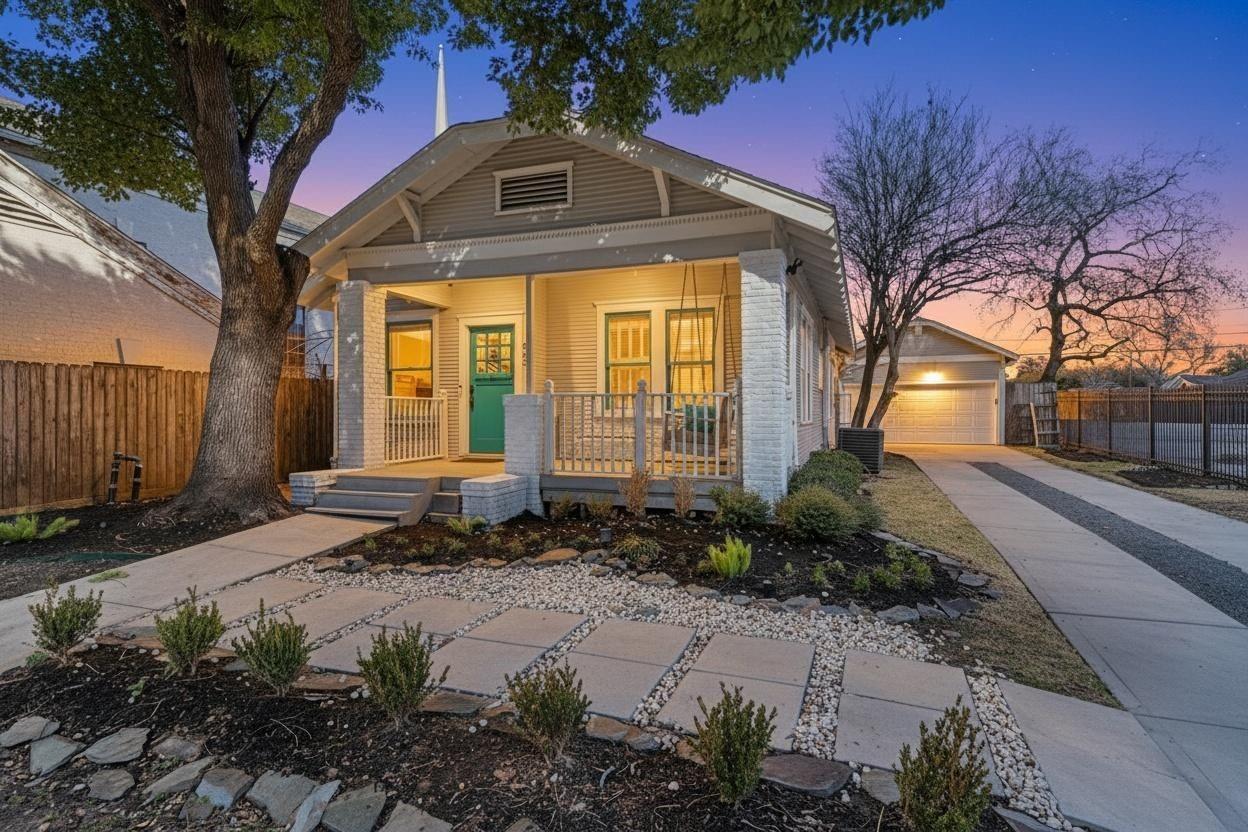 943 Pecore Street