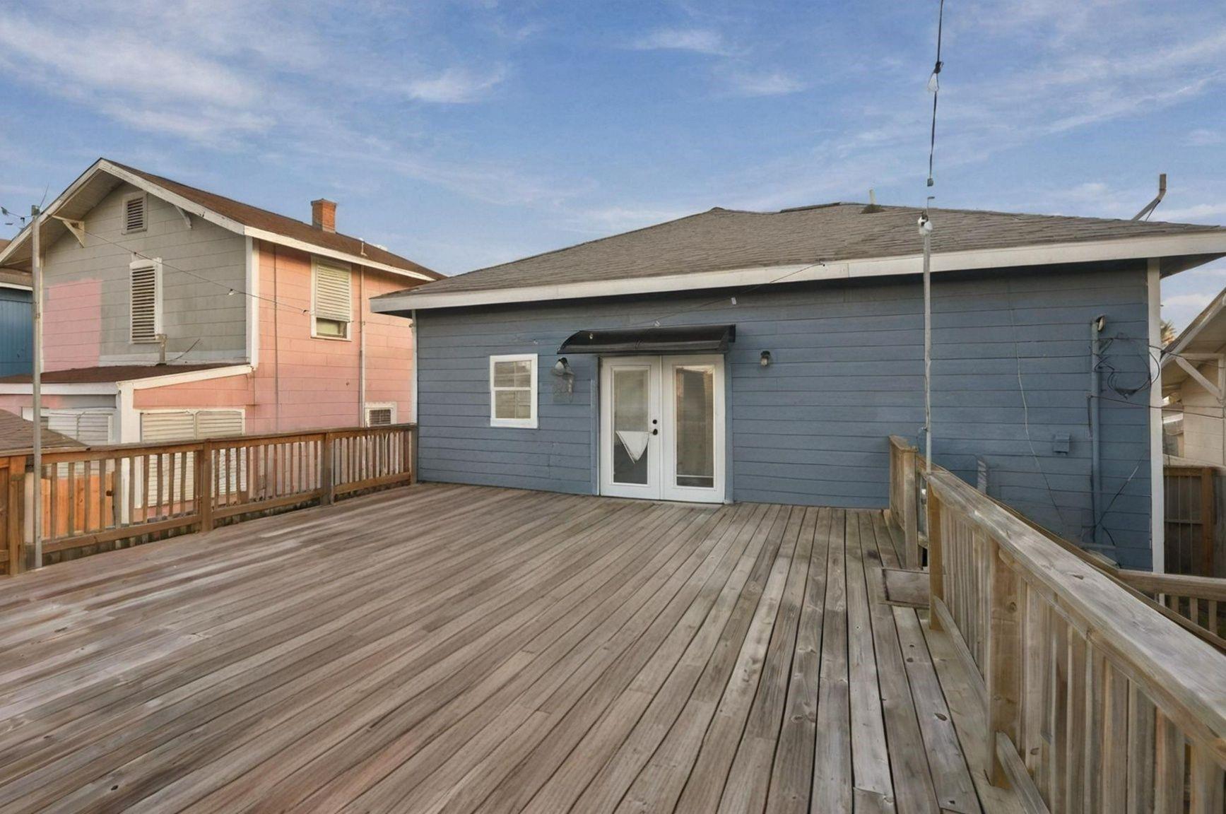 3024 Avenue R Unit: 1/2
