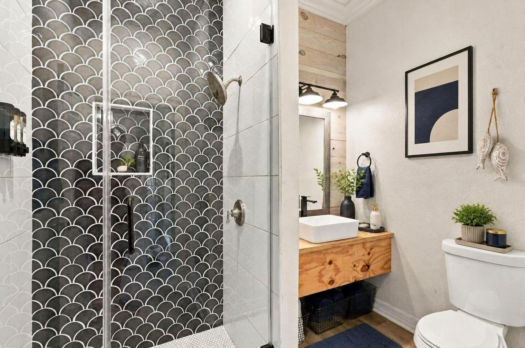 3024 Avenue R Unit: 1/2