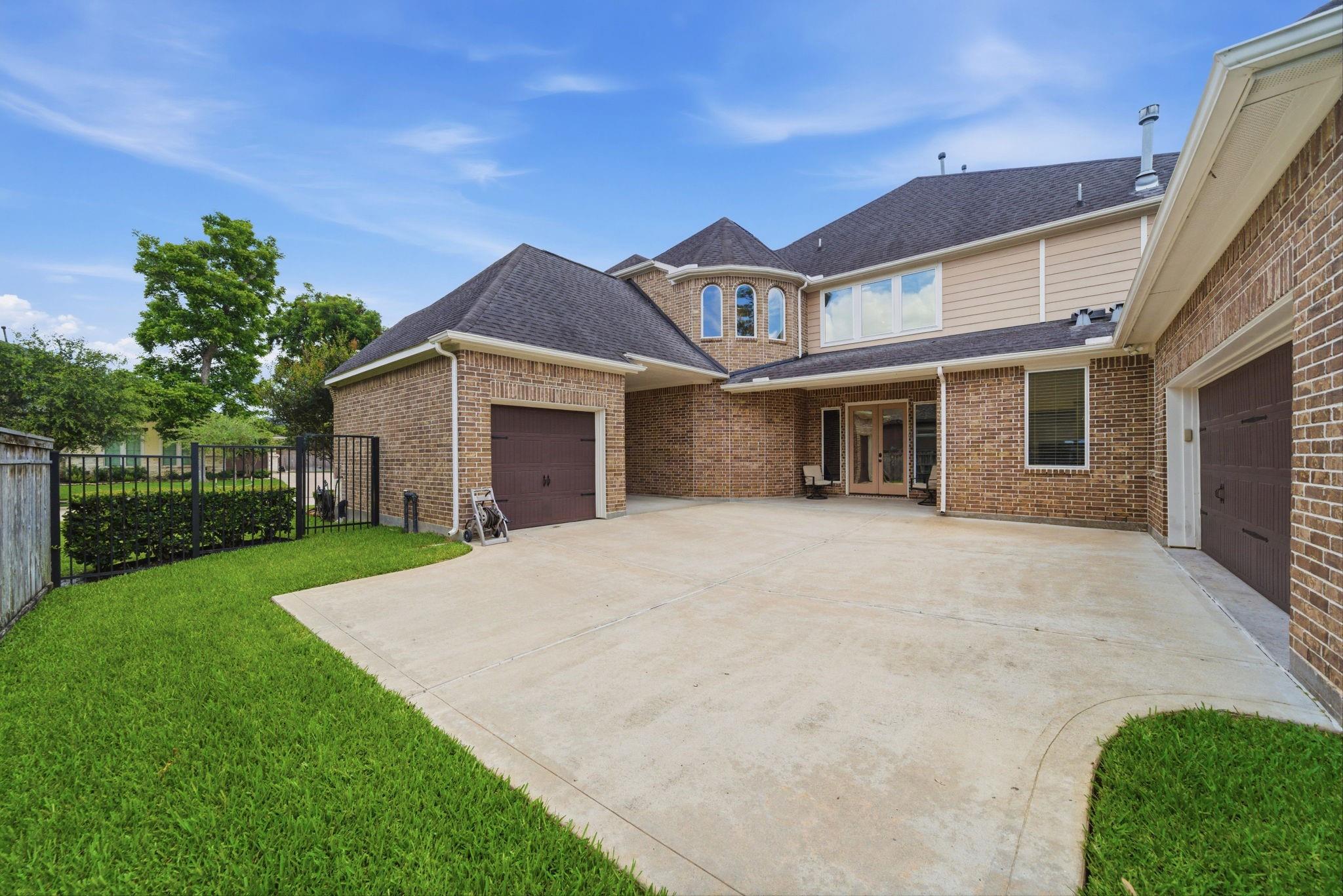 30 Little Rise Drive