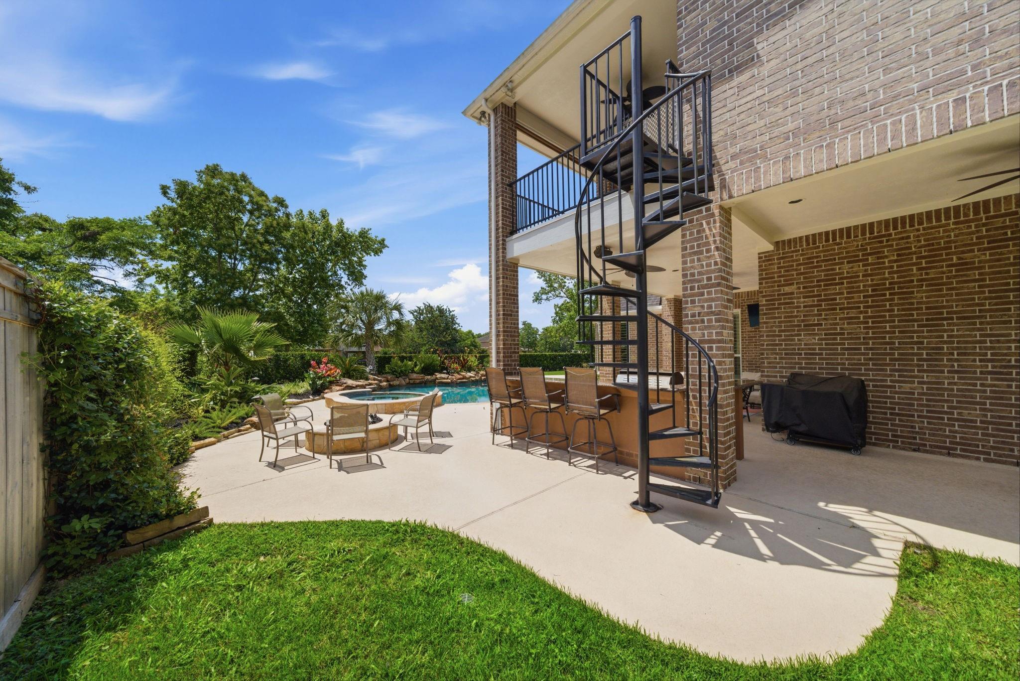 30 Little Rise Drive