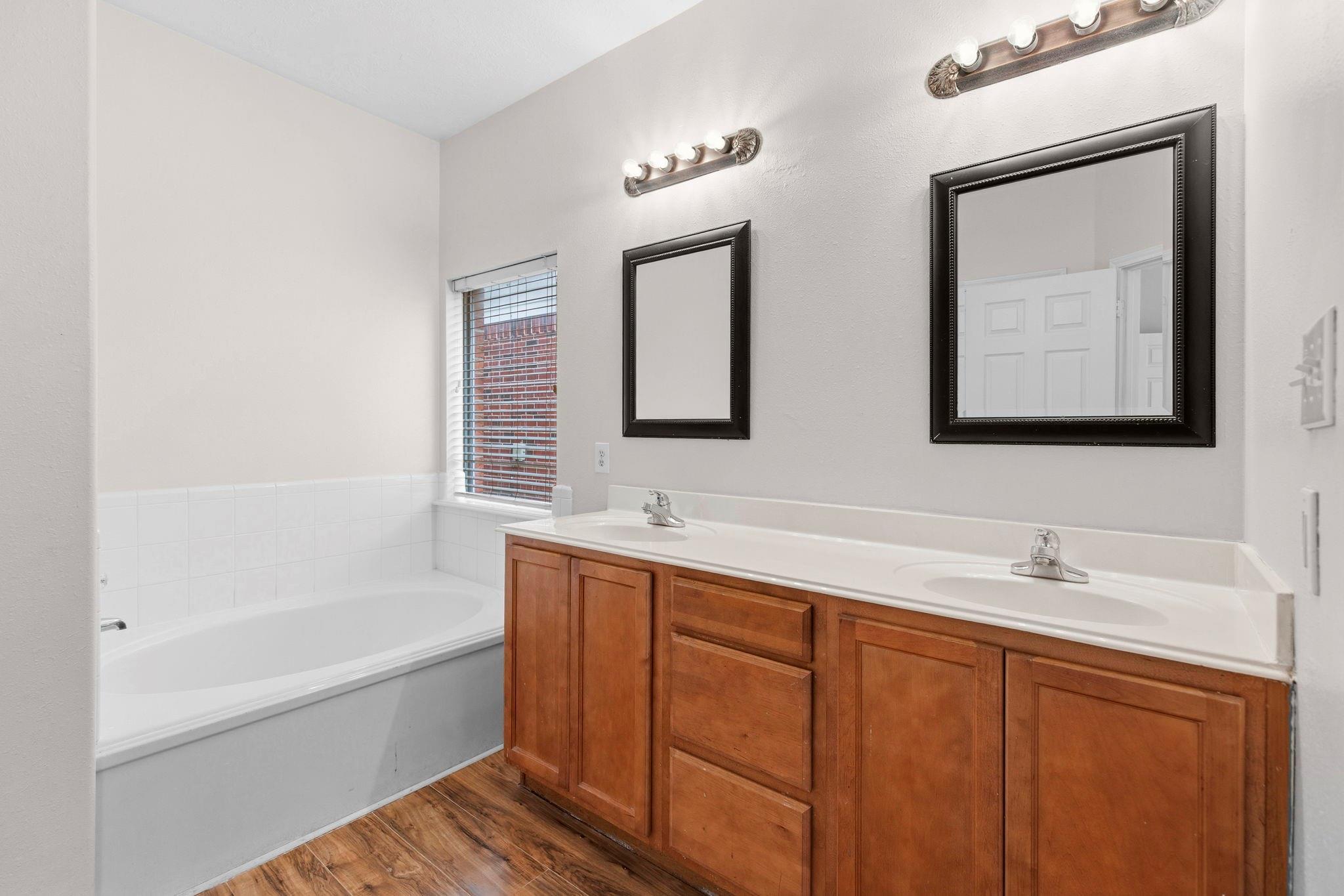 4914 Trailing Clover Court