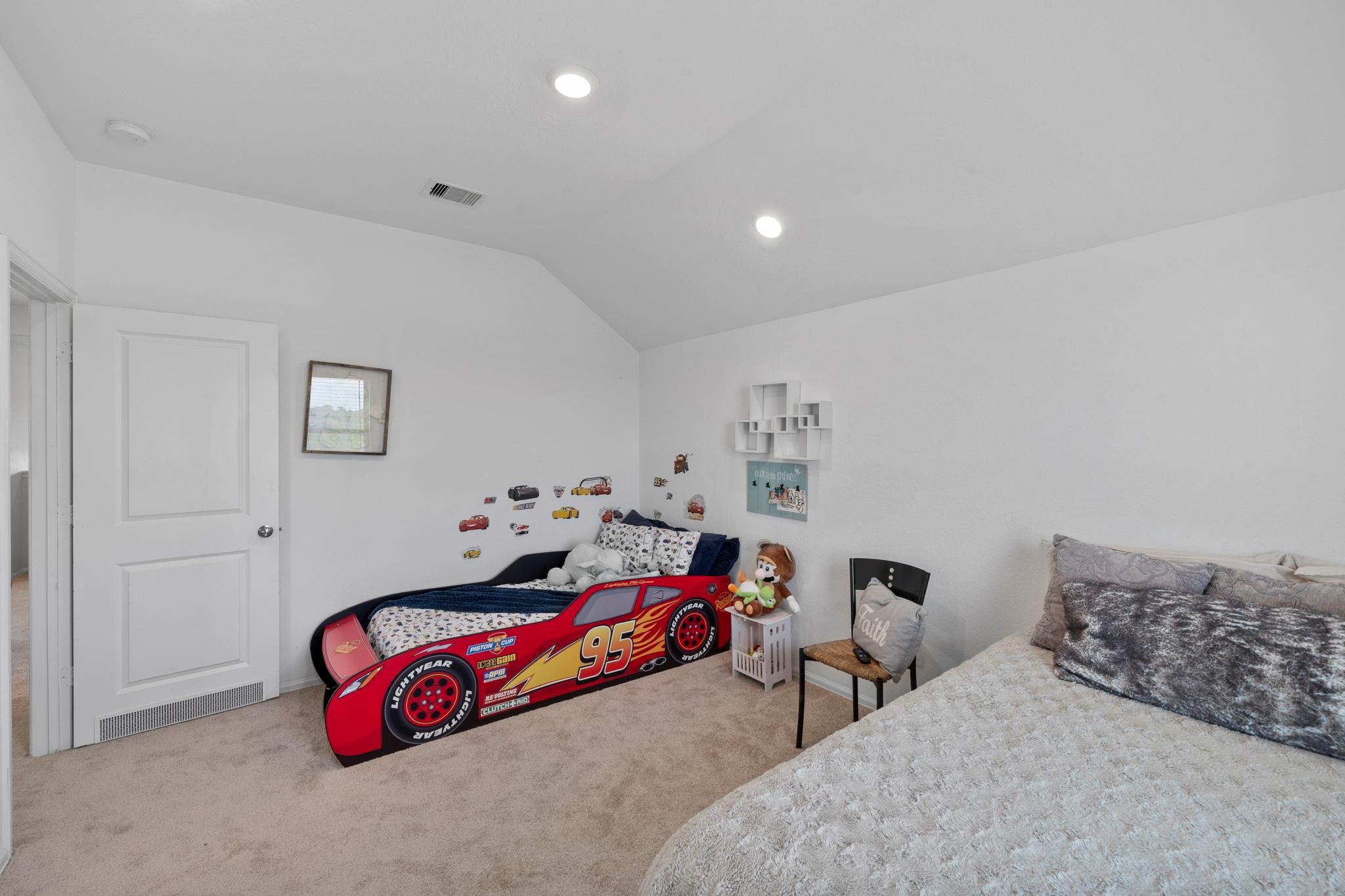 5142 Dunstable Manor Lane