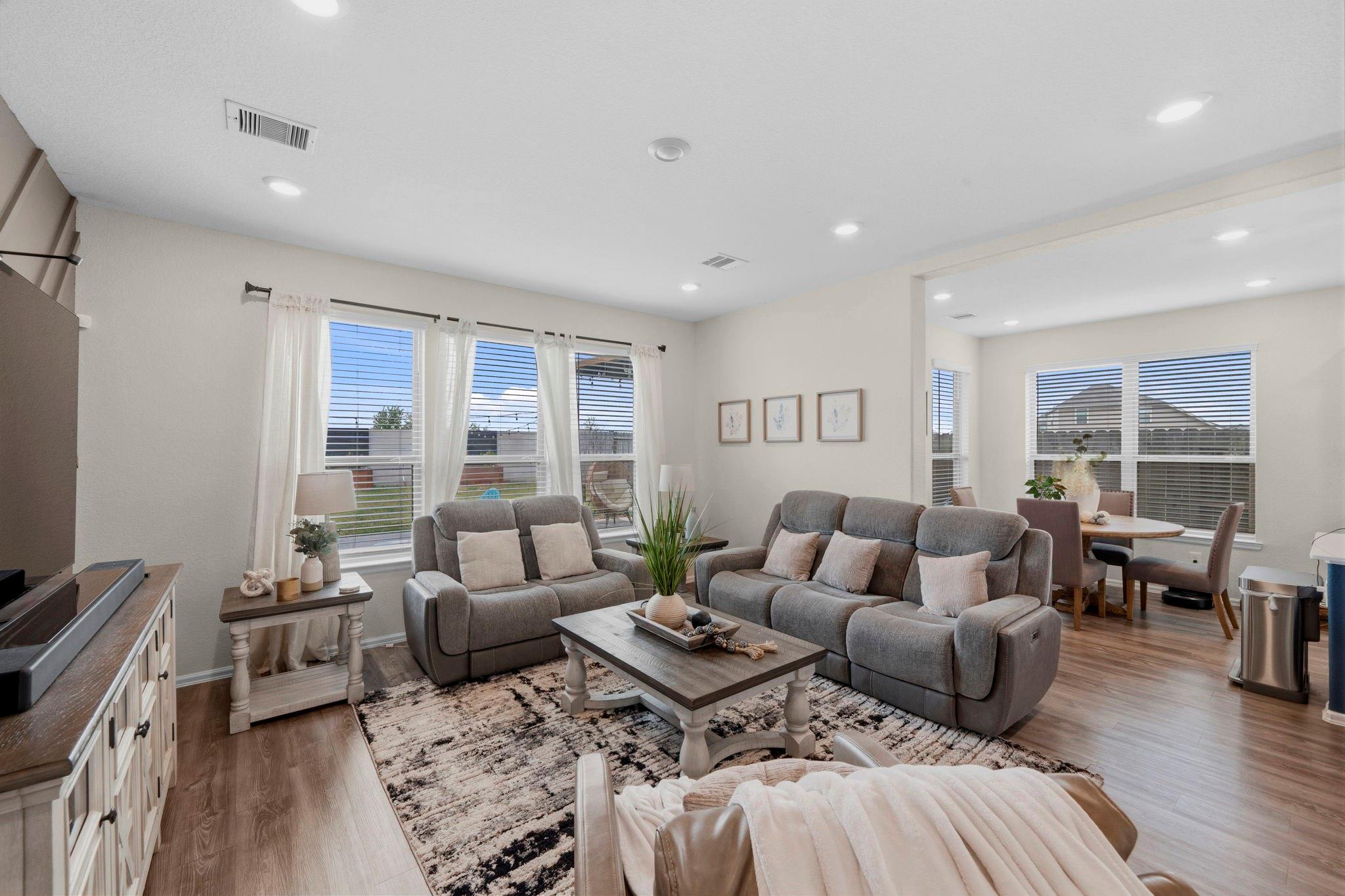 5142 Dunstable Manor Lane